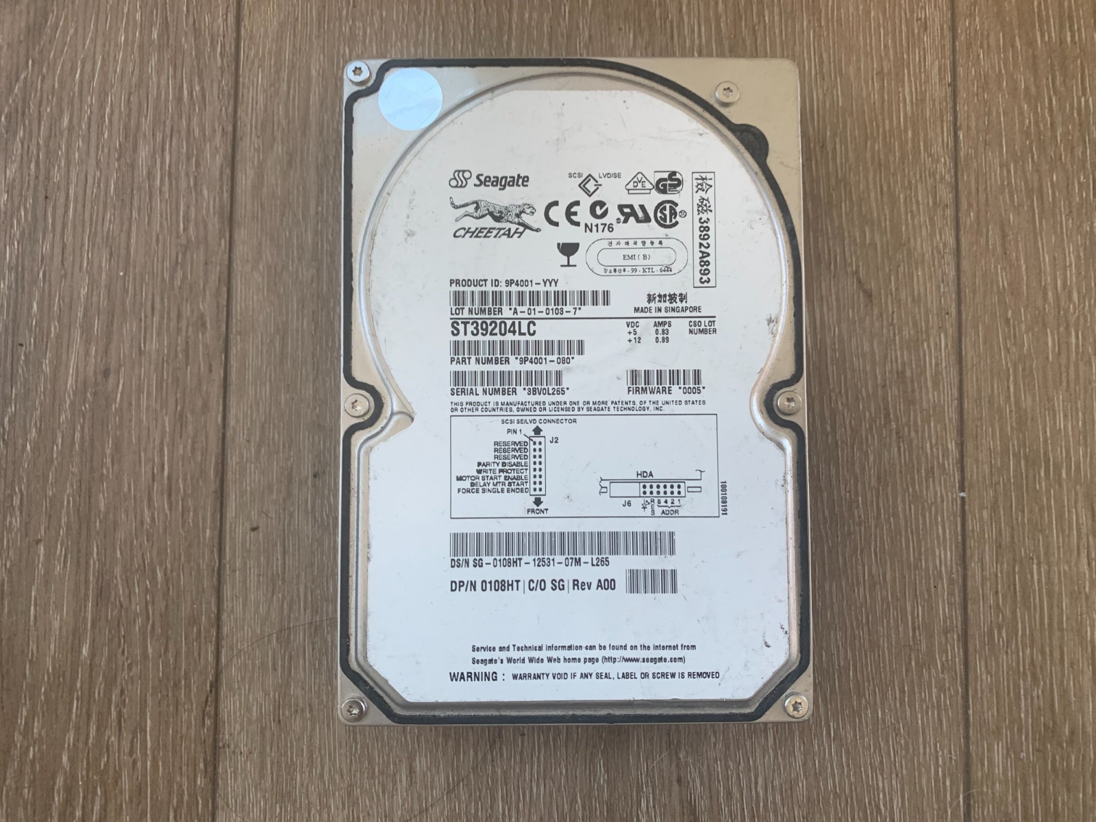 Seagate ST39204LC 9.1GB 10,000 RPM 3.5 in Ultra3 80-Pin SCSI Hard Drive