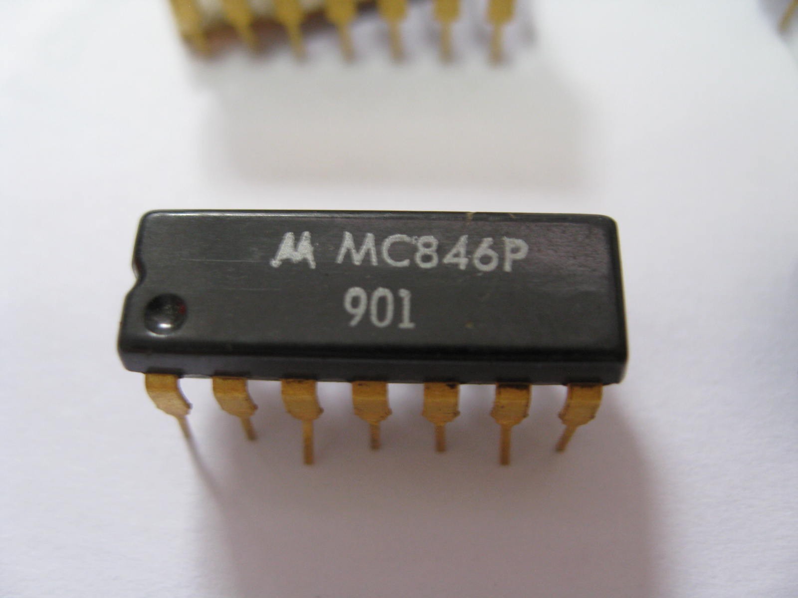 1pc Motorola MC846P Gold Plated Lead Logic ICs PDIP-14 Rare 1970s? Vintage USA