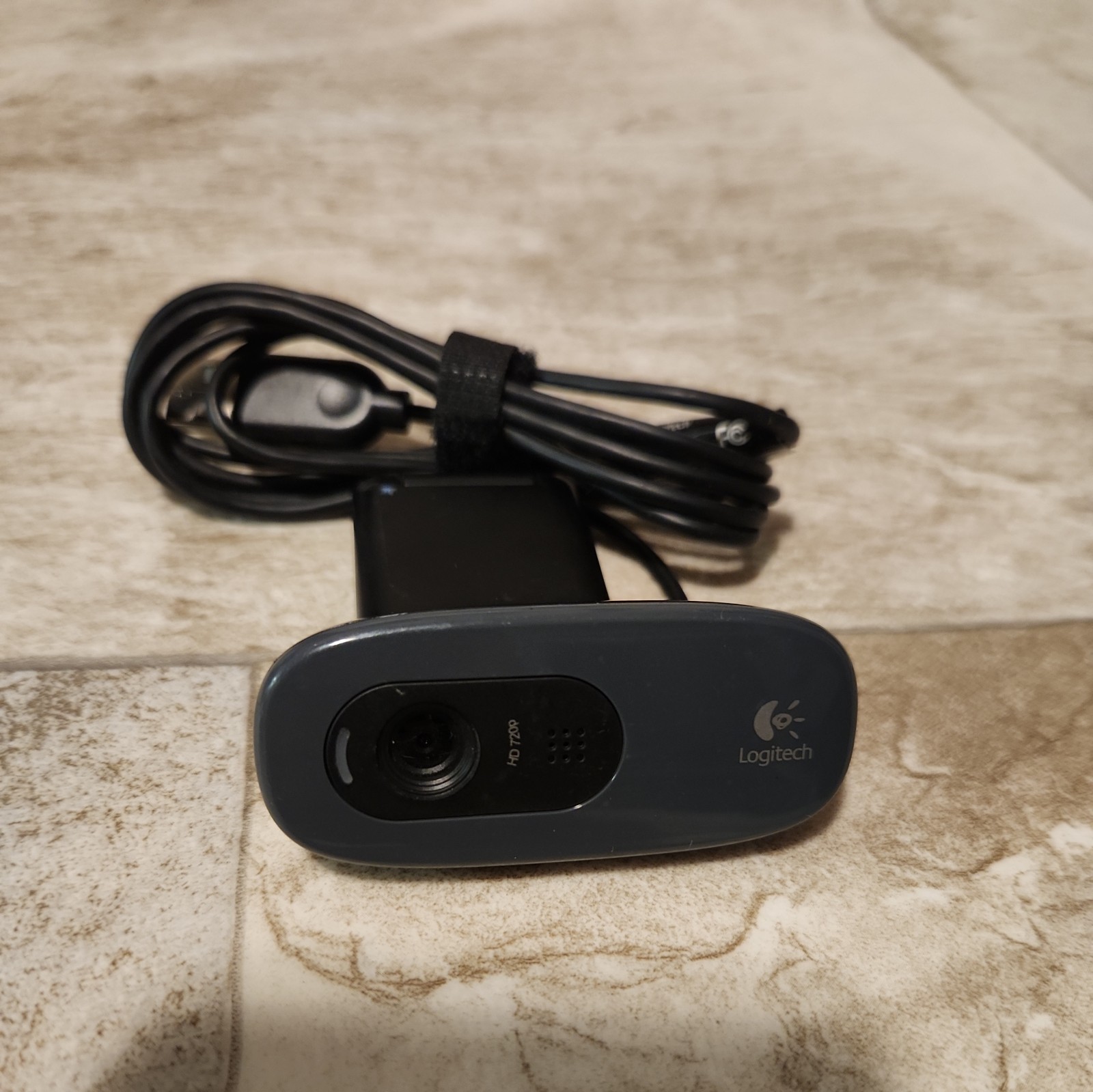 Logitech V-U0018 USB HD 720p Webcam, Built-in Microphone 