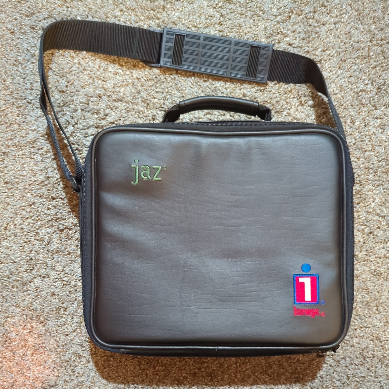 RARE IOMEGA JAZ SOFT LEATHER BAG CASE WITH SHOULDER STRAP 12"X10"X4"