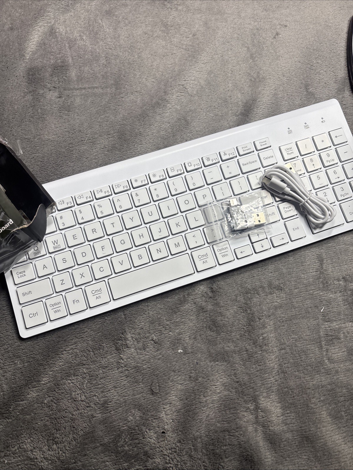 KN368 Wireless Keyboard White NIB Open Box 
