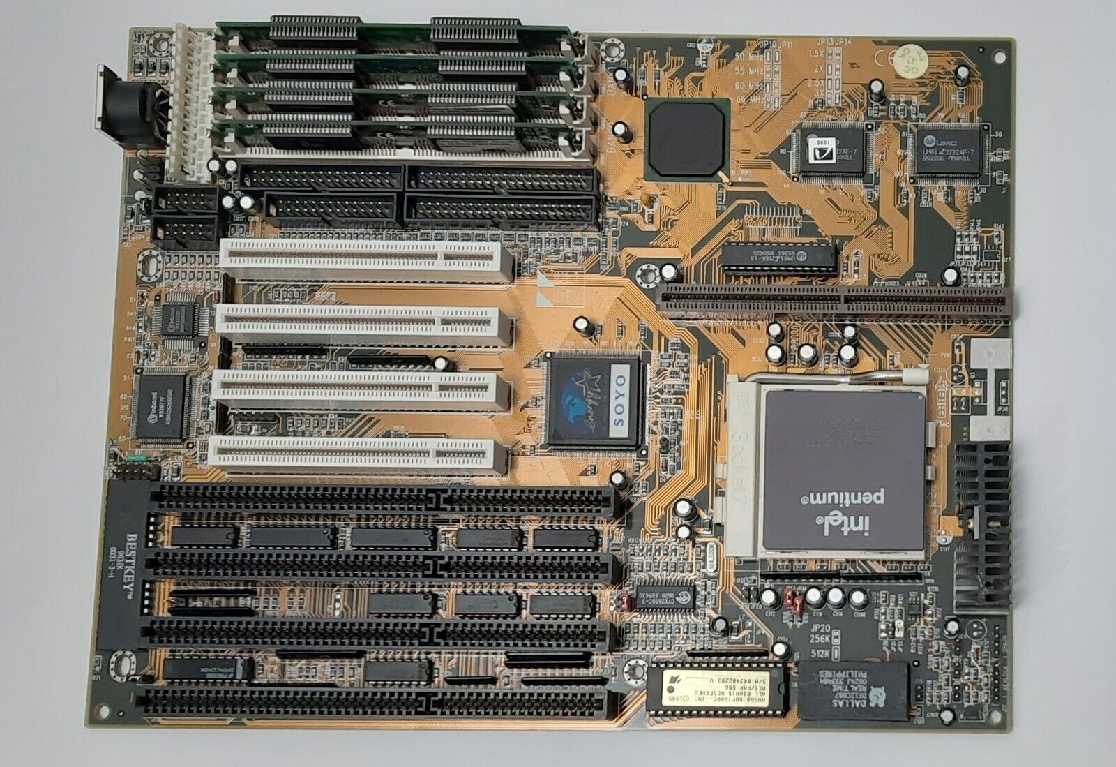 SOYO SY-5TF2 Socket 7 ISA Retro Motherboard + Intel Pentium 133MHz + 32MB RAM