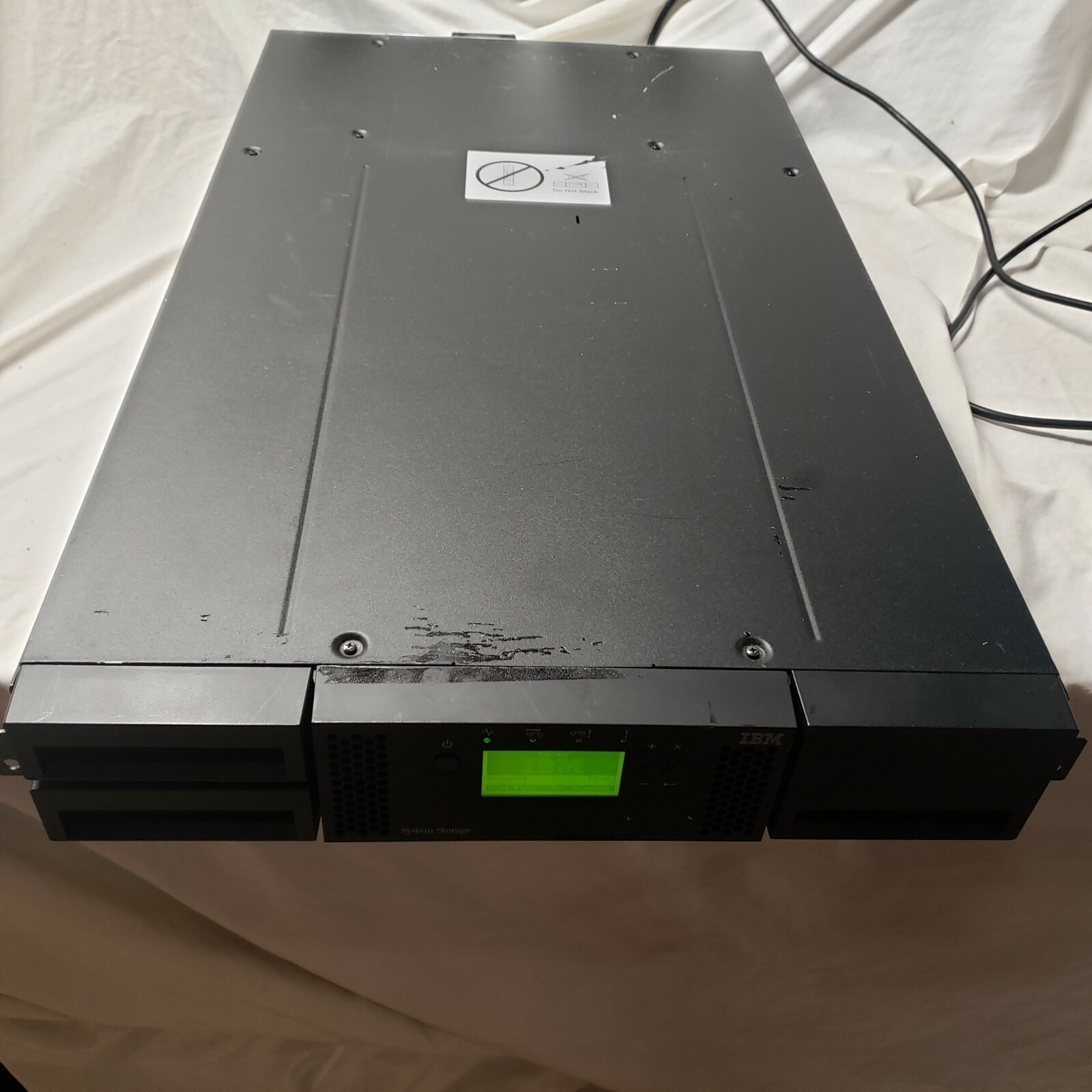 IBM System Storage Tape Library Express Model 3573-X2U 45E1010 LTO Ultrium 3 Tes