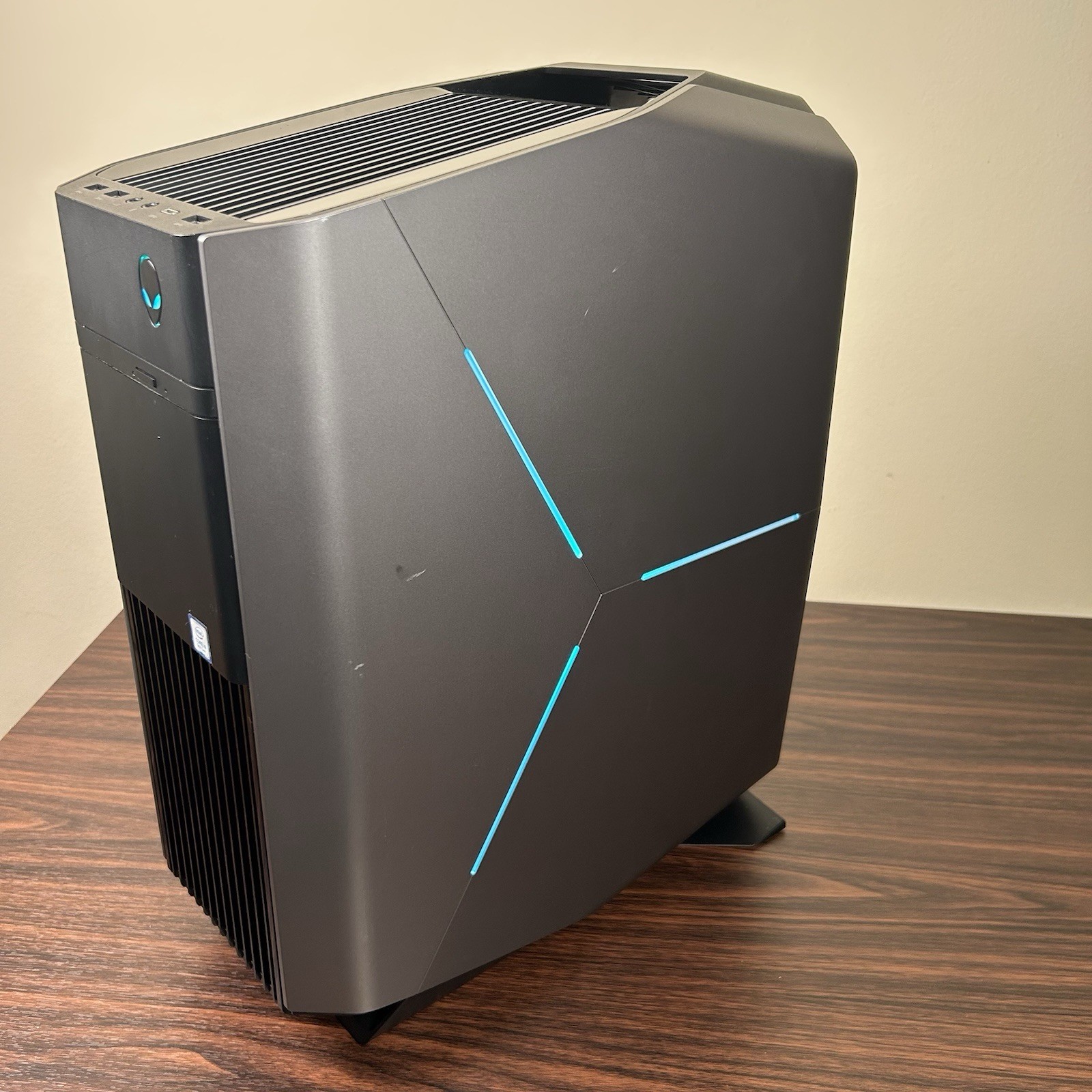 Alienware Aurora R8 Gaming PC,Core i9-9900K,32GB RAM,RTX 2070 8GB,512GB NVMe SSD