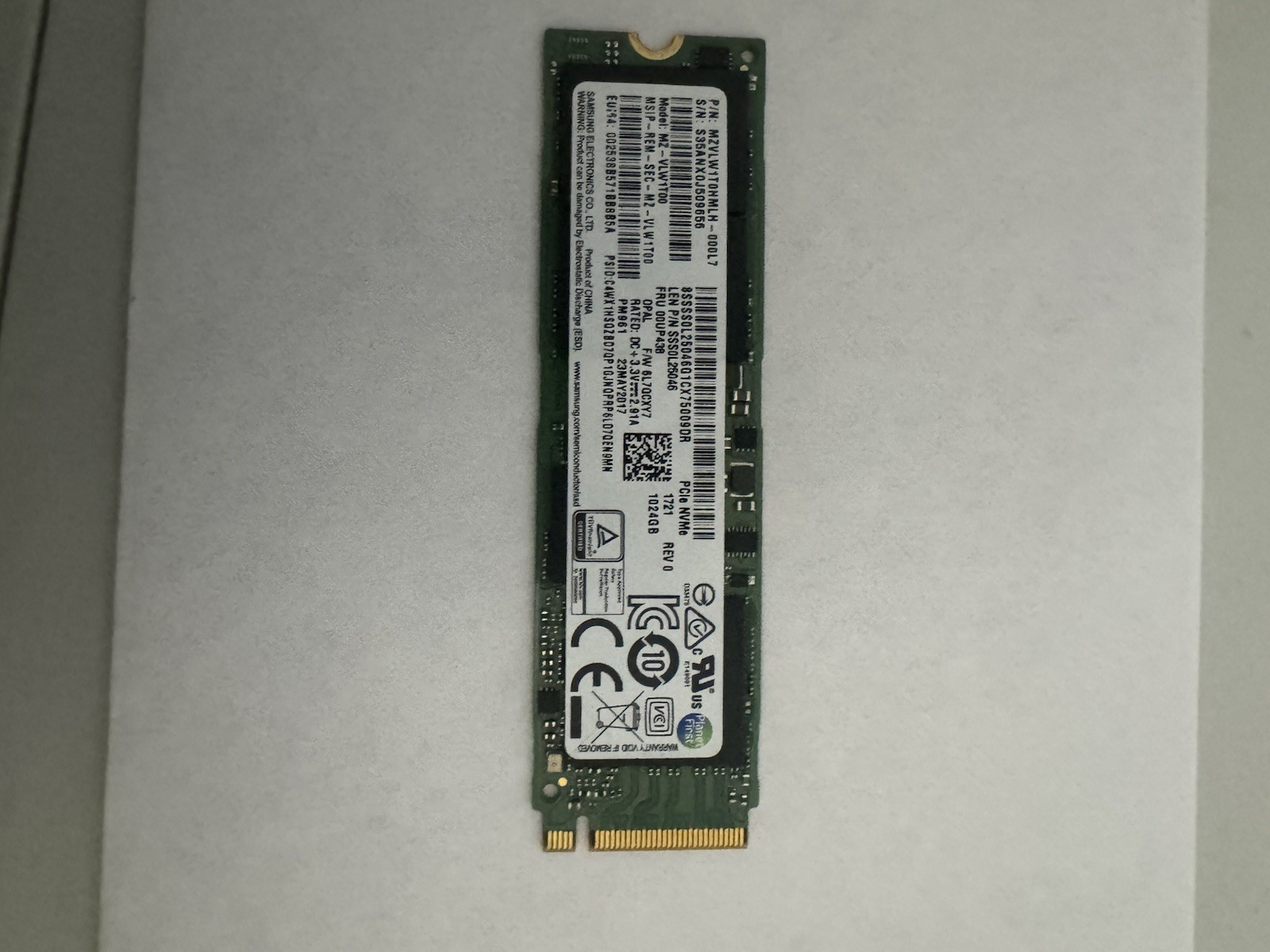 Samsung PM961 1TB M.2 2280 PCIe NVMe Internal SSD TRIM S.M.A.R.T. MZVLW1T0HMLH