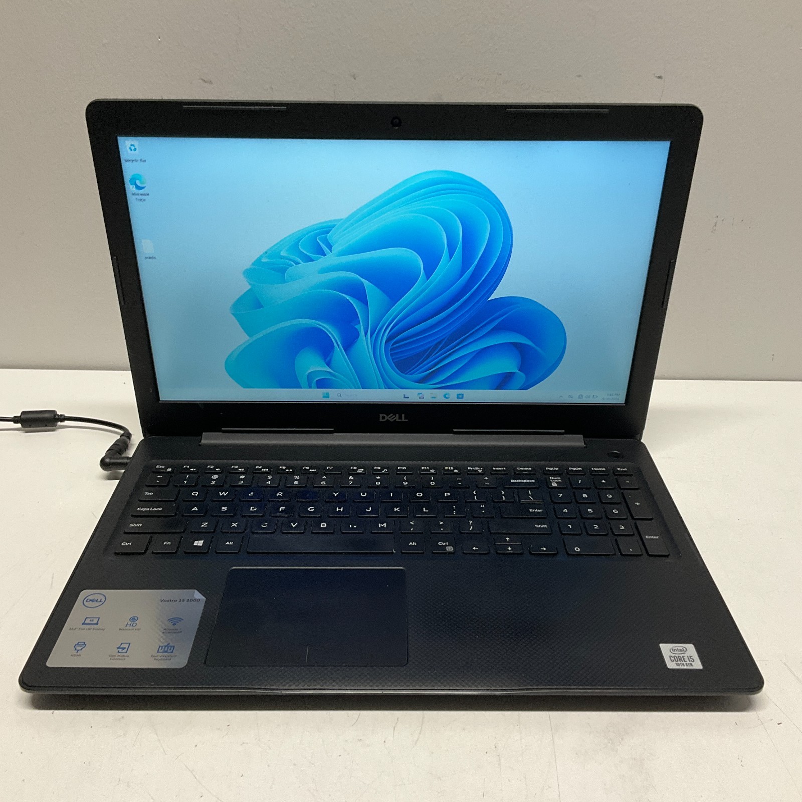 Dell Vostro 3590 15.6" Core i5-10210U @ 1.60GHz 4GB RAM 256GB SSD Windows 11 Pro