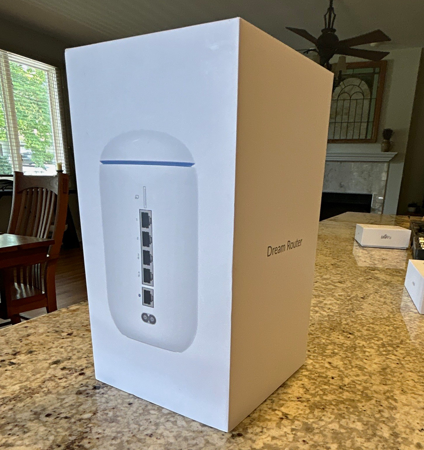 Ubiquiti Dream Router UDR-US Dual-Band Wireless 2400Mbps 5-Port White