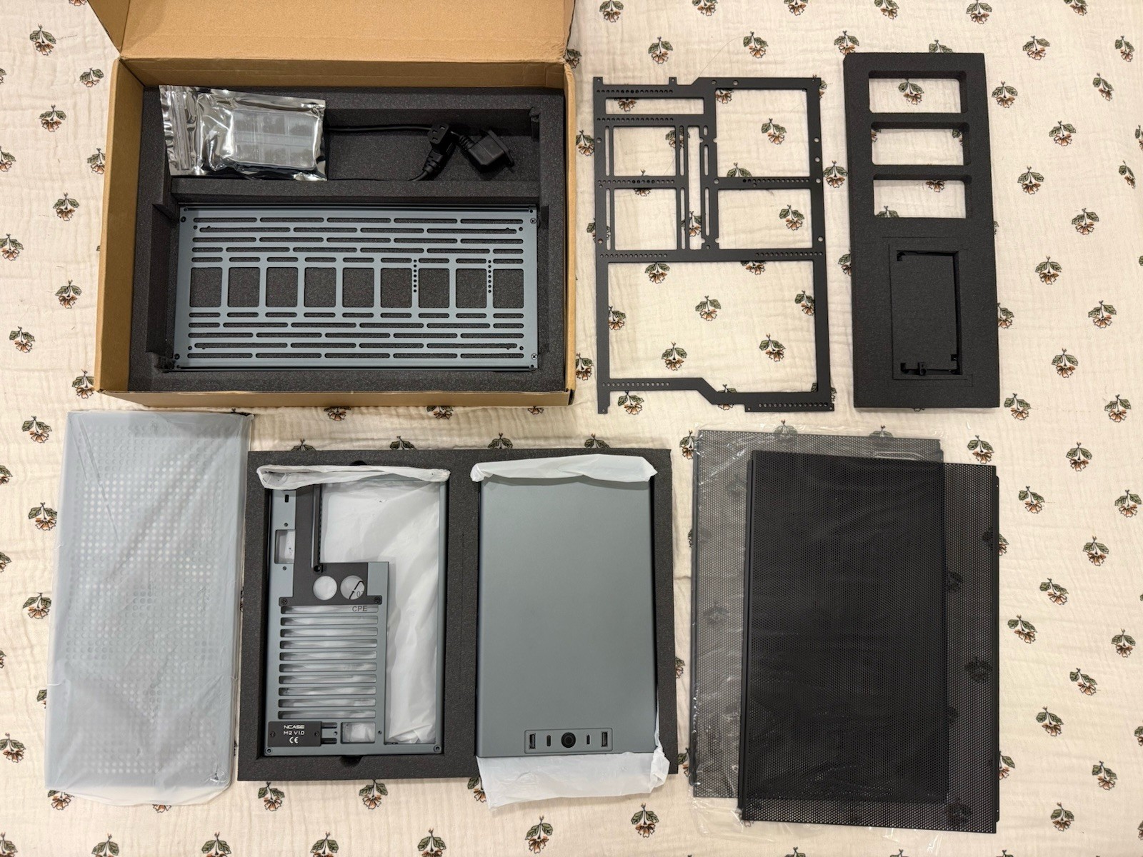 Ncase M2 Round Flatpack SFF Case **GUNMETAL**
