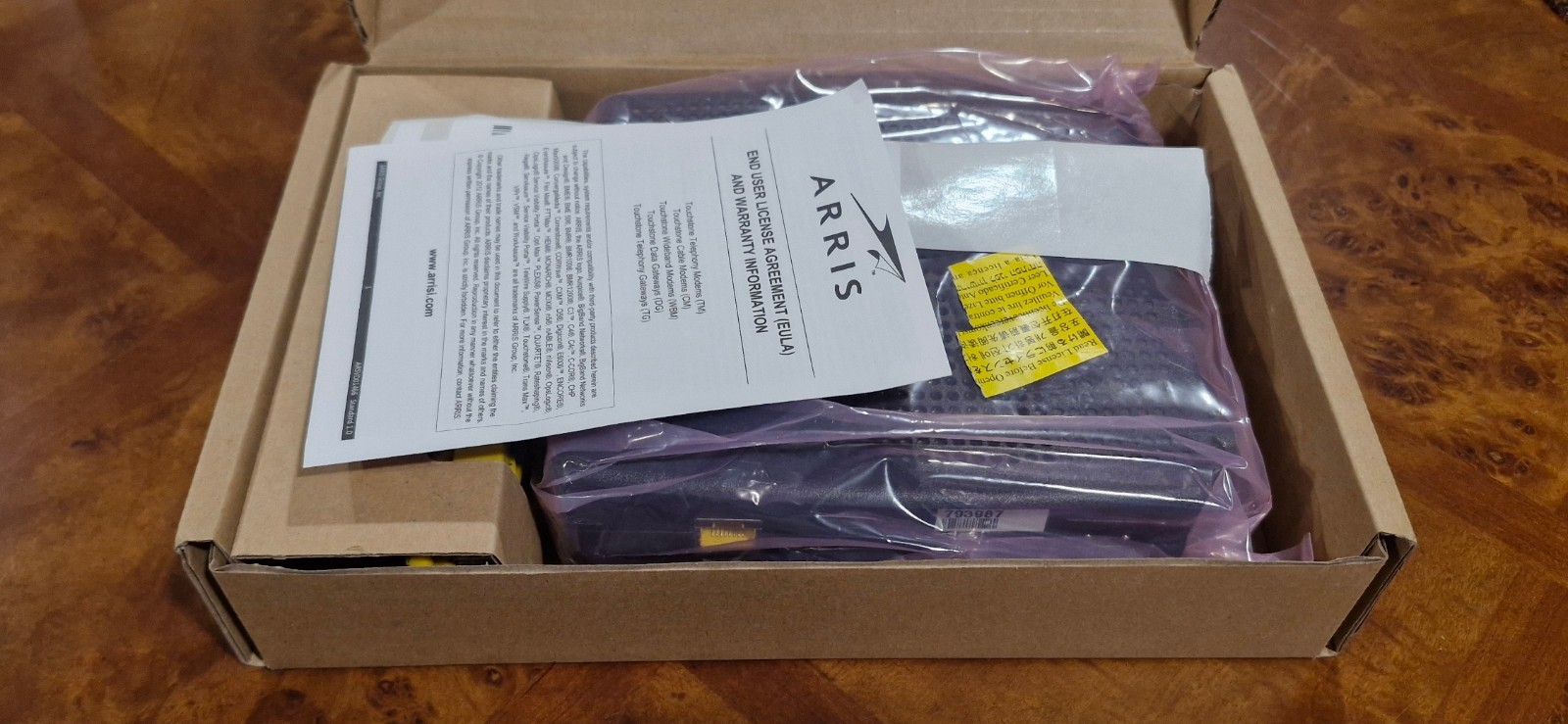 Arris Cable Modem CM820A DOCSIS 3.0 Gigabit +Cables