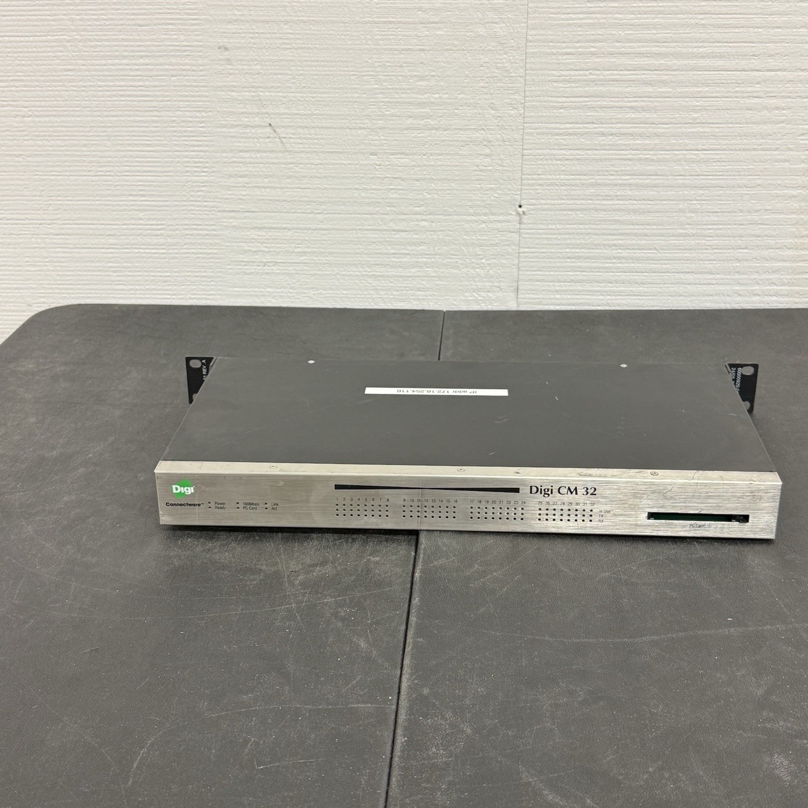 Digi DIGI-CM-32, 50000838-05 D CM32 32 Port RJ-45 Console Server