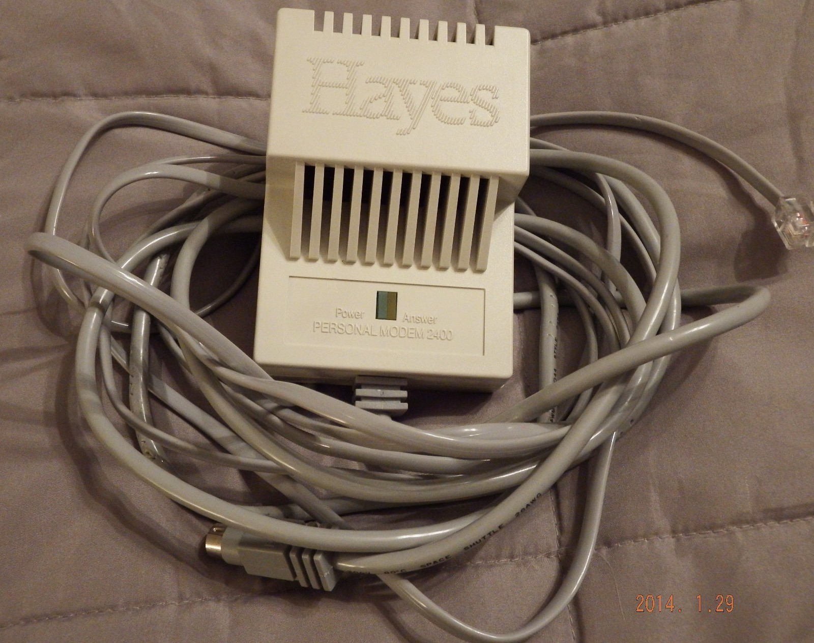 VINTAGE HAYES PERSONAL 2400 BAUD MODEM - MODEL 3110US - GREAT CONDITION