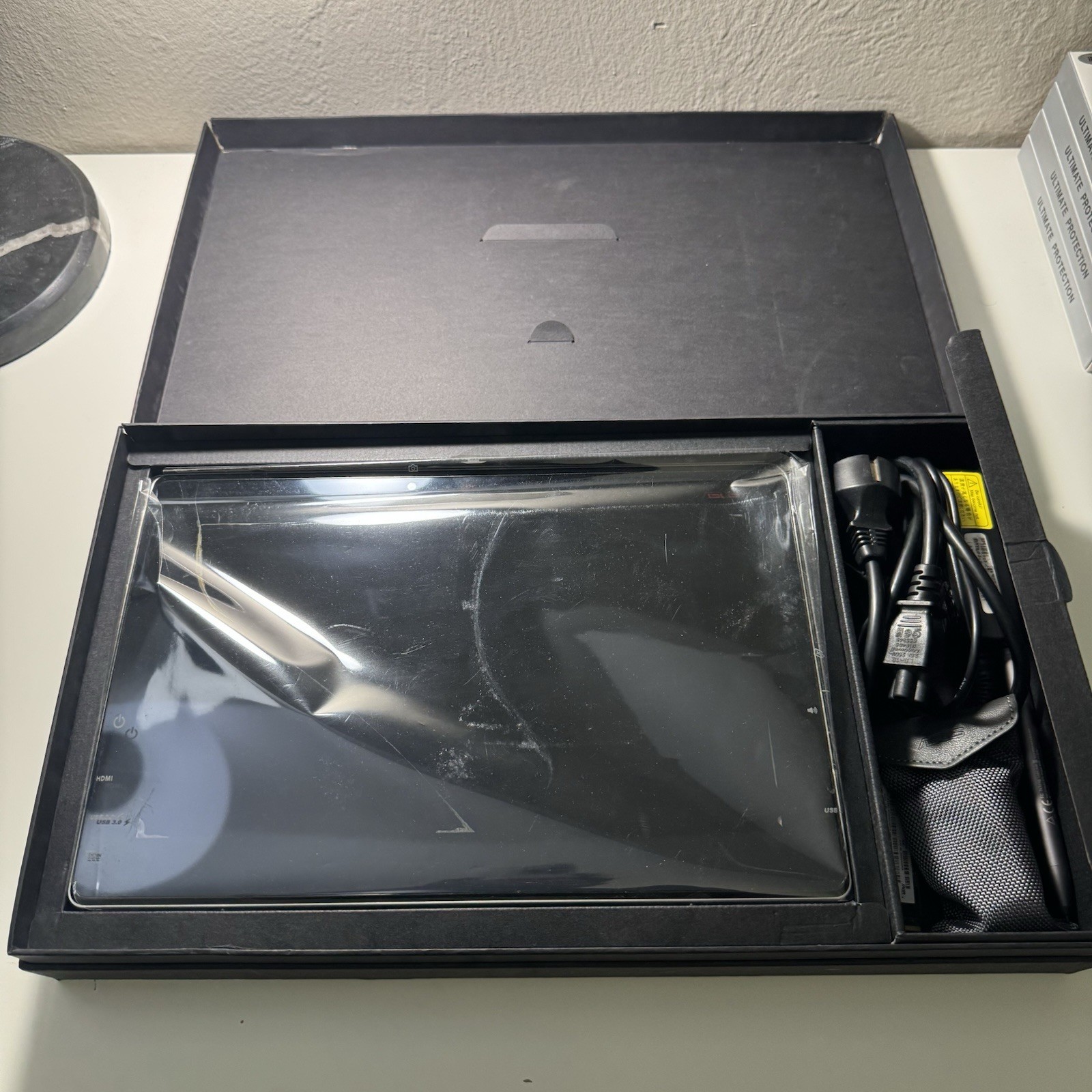 ASUS Taichi 21-DH51 Ultrabook Bundle – Box, Accessories + Micron M.2  256GB SSD