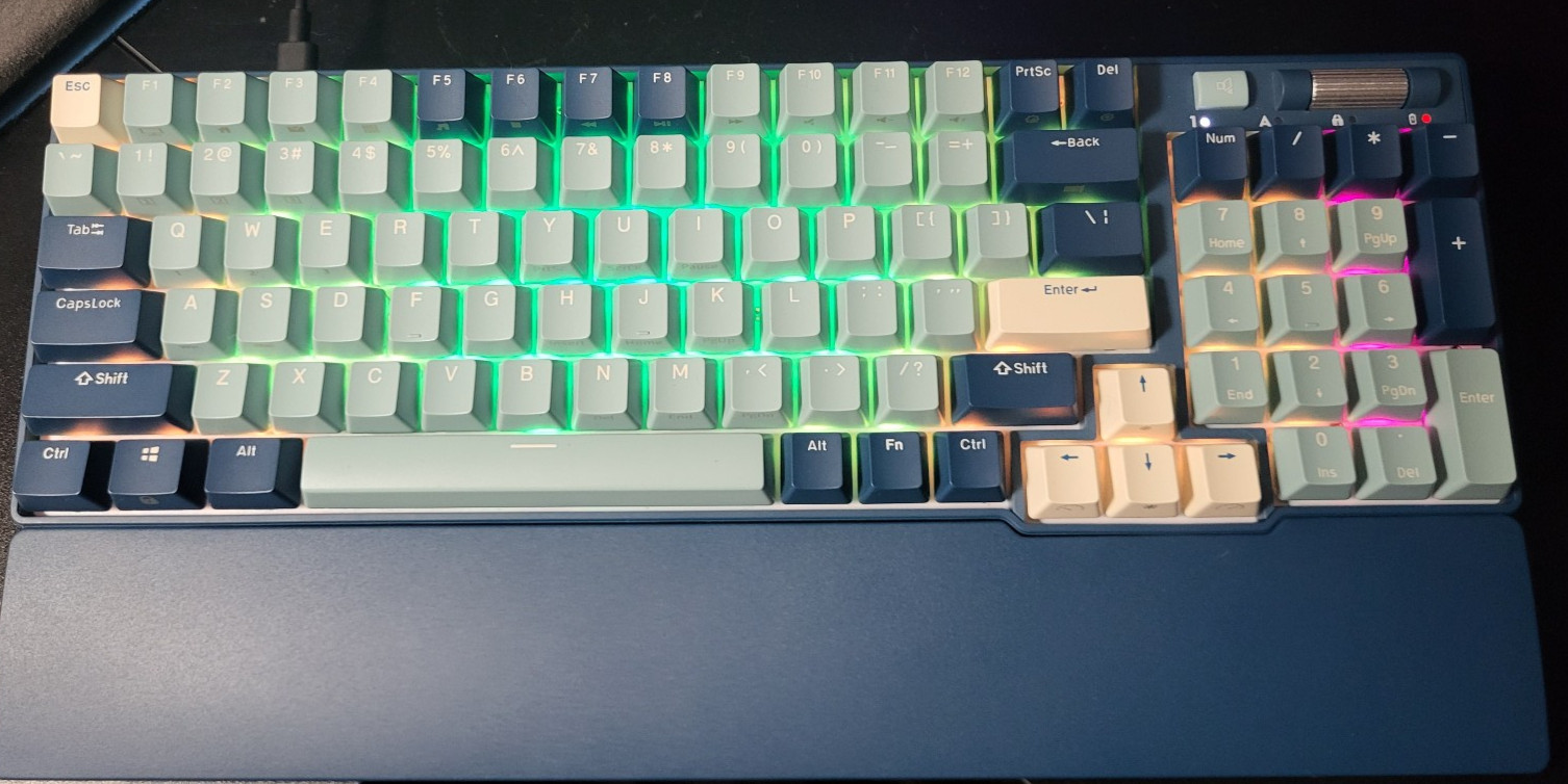Royal Kludge RK96 Forest Blue, Wireless, wrist rest Open box  2 sets of switches