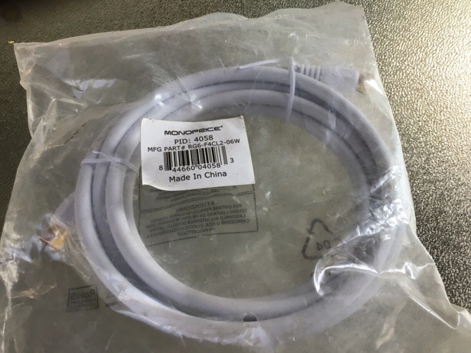 Monoprice 6ft RG6 (18AWG) 75Ohm, Quad Shield, CL2 Coaxial Cable, White