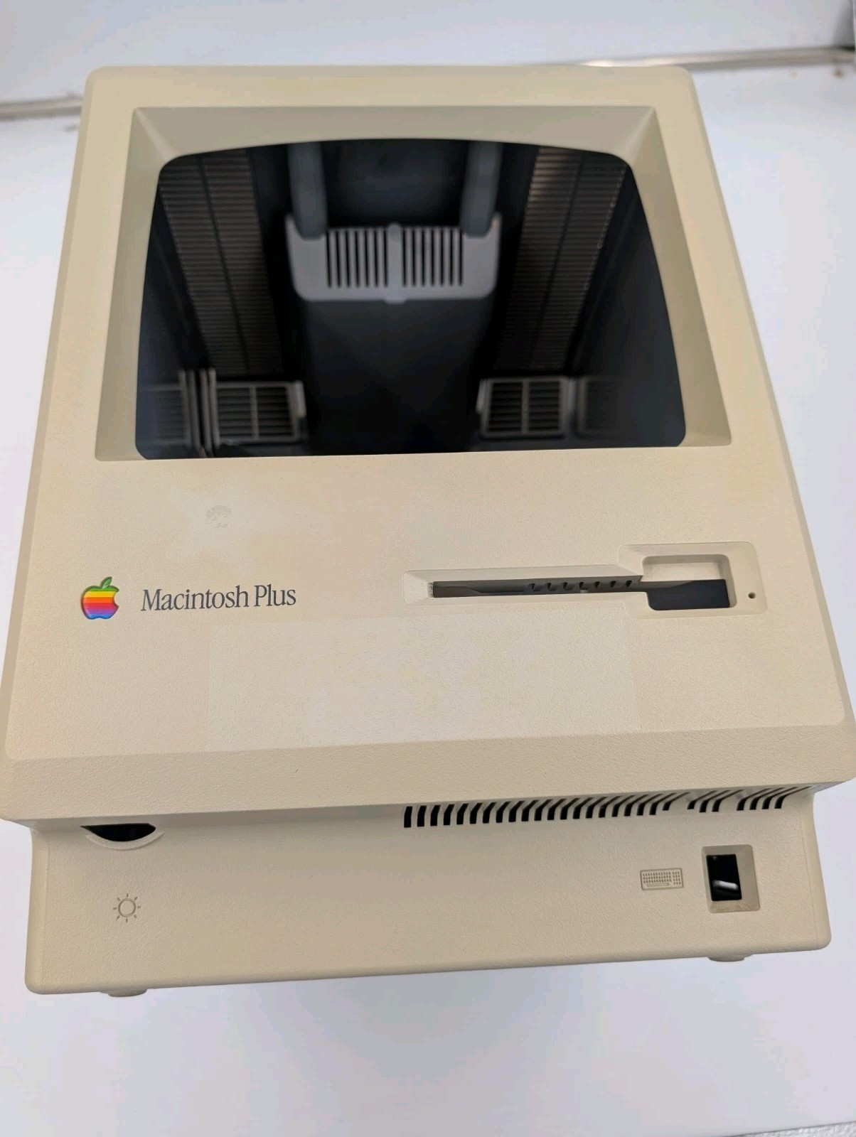 Apple Macintosh Plus Vintage Mac Computer Shell Front/Back Only (260200)
