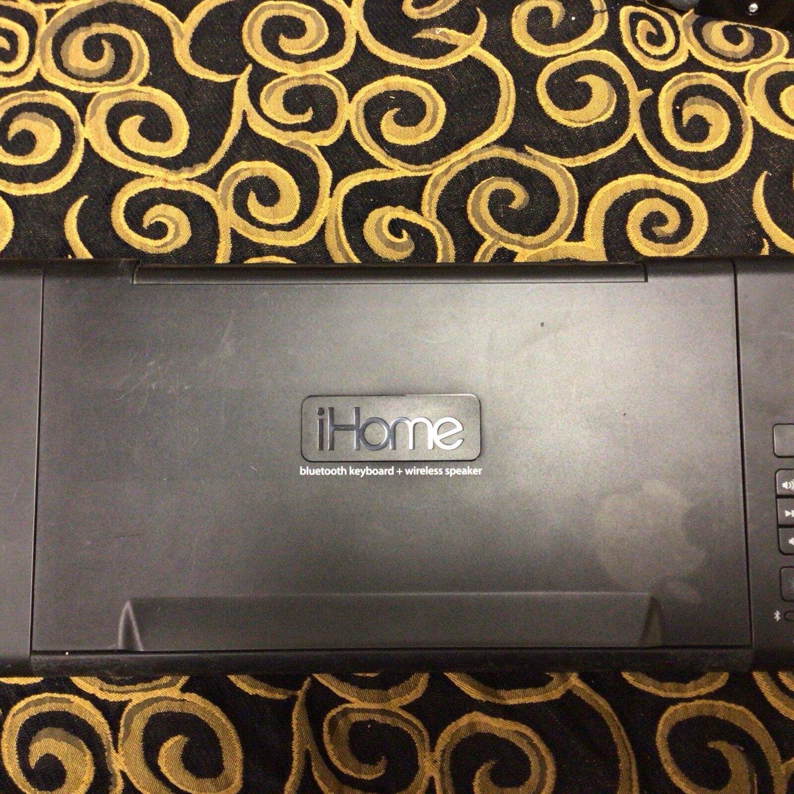 iHome IDM5 Bluetooth Audio System and Wireless Keyboard NO POWER ADAPTER