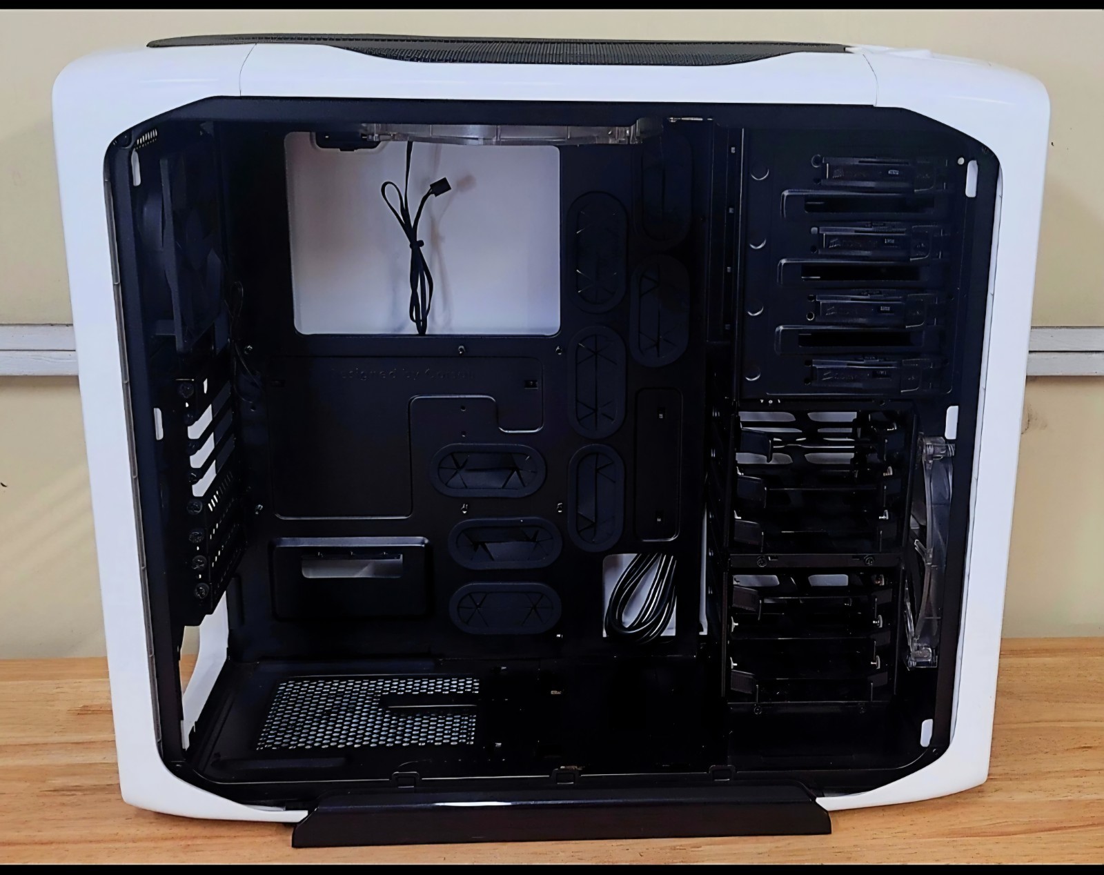 Corsair 600T Special Edition White Graphite Series Mid-Tower ATX Case