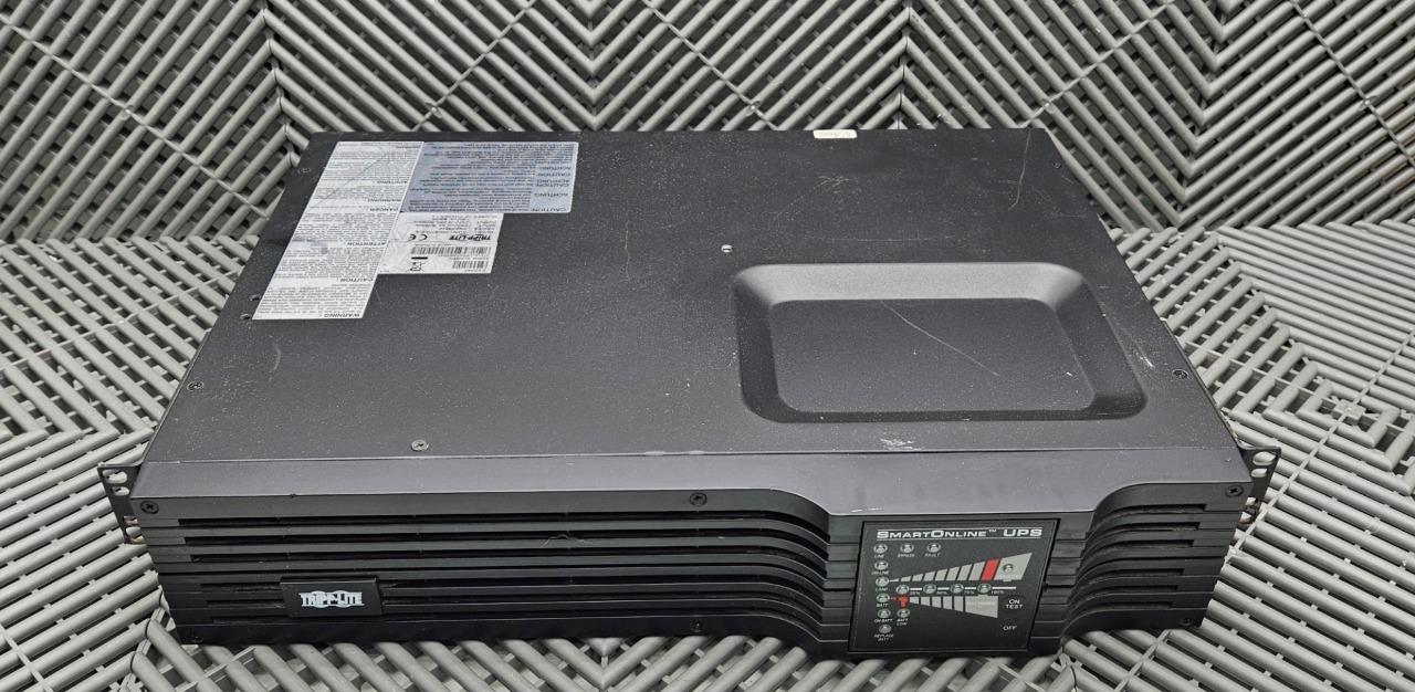 Tripp Lite SUINT1000RTXL2Ua SmartOnline UPS 230V, 4.4A, 1000VA, 800W