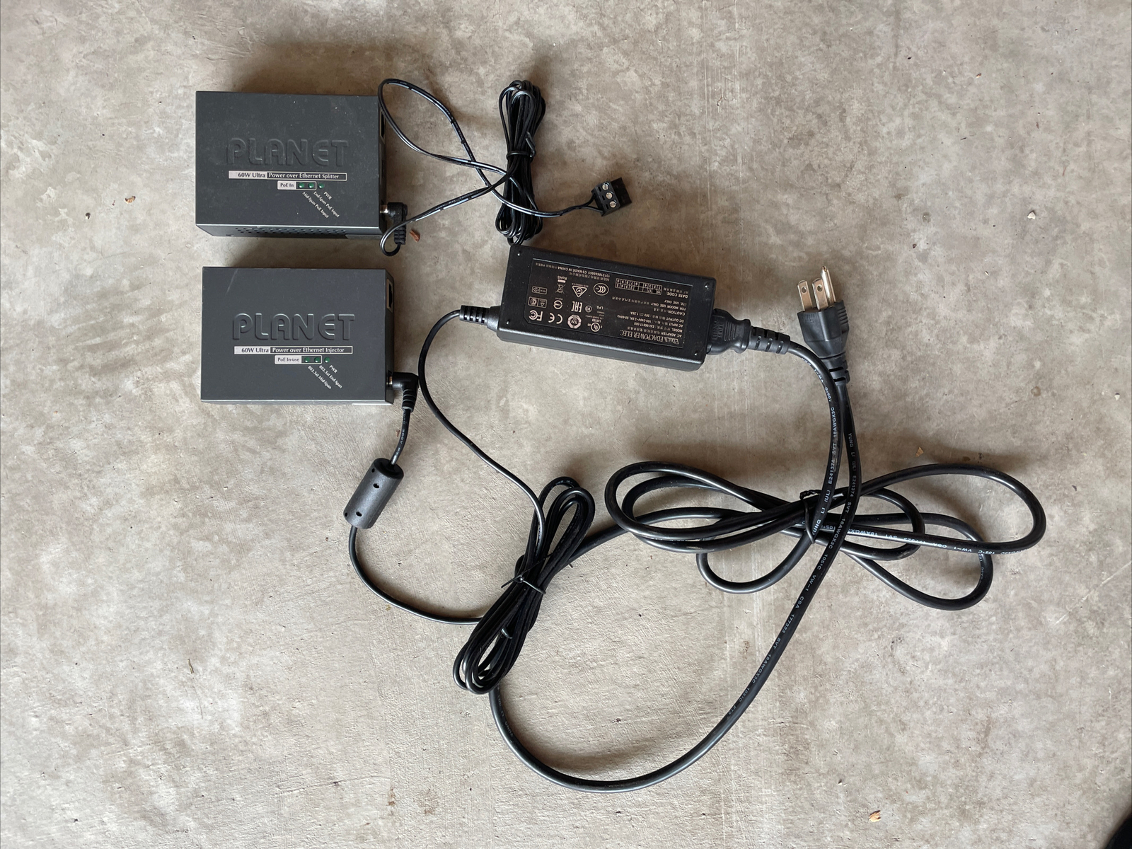 POE-171 Single-Port 10/100/1000Mbps Ultra PoE Injector Splitter Set