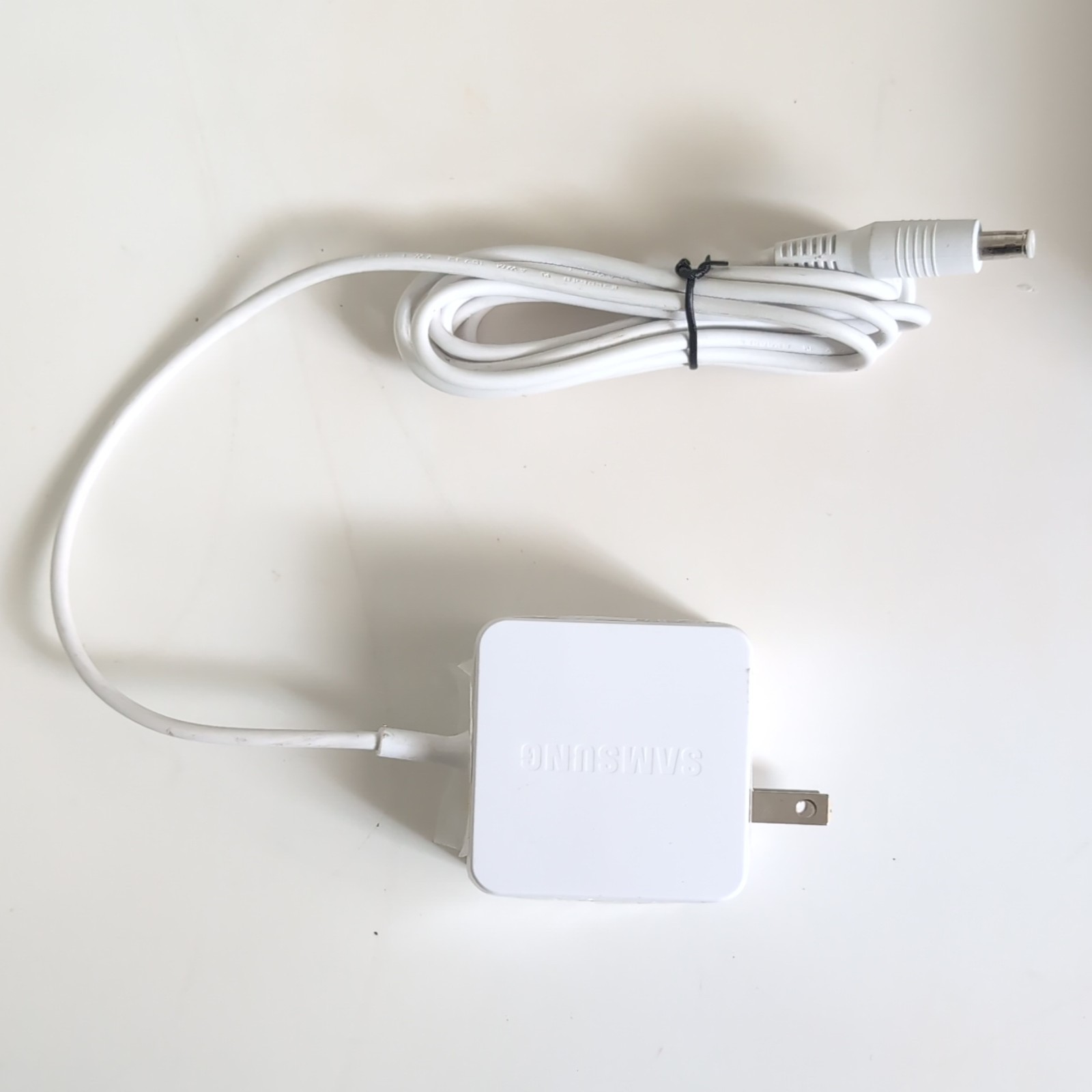 Samsung EP-TA700 AC/DC Power Adapter 12V 2.1A 25.2W Power Supply