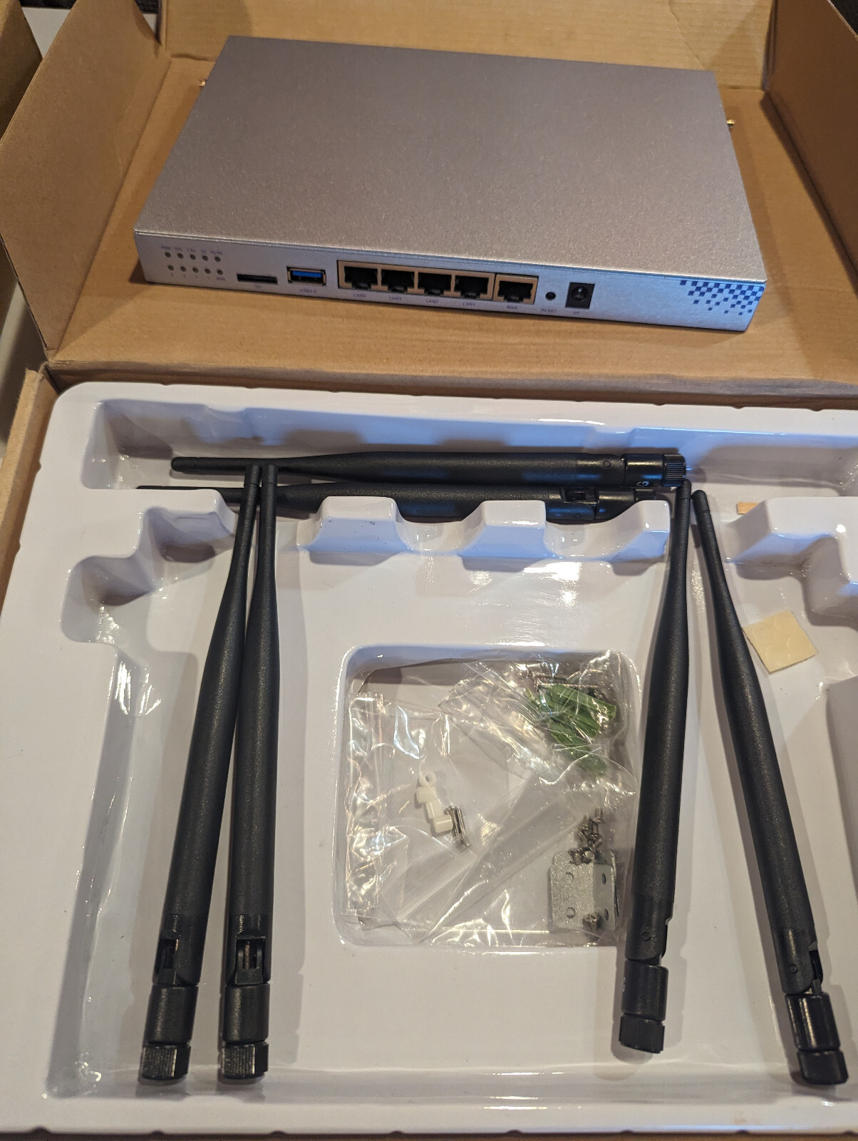 Wiflyer WG3526 4G LTE Router-AC1200Mbps Dual Band CAT4 Wireless Router-Metalcase