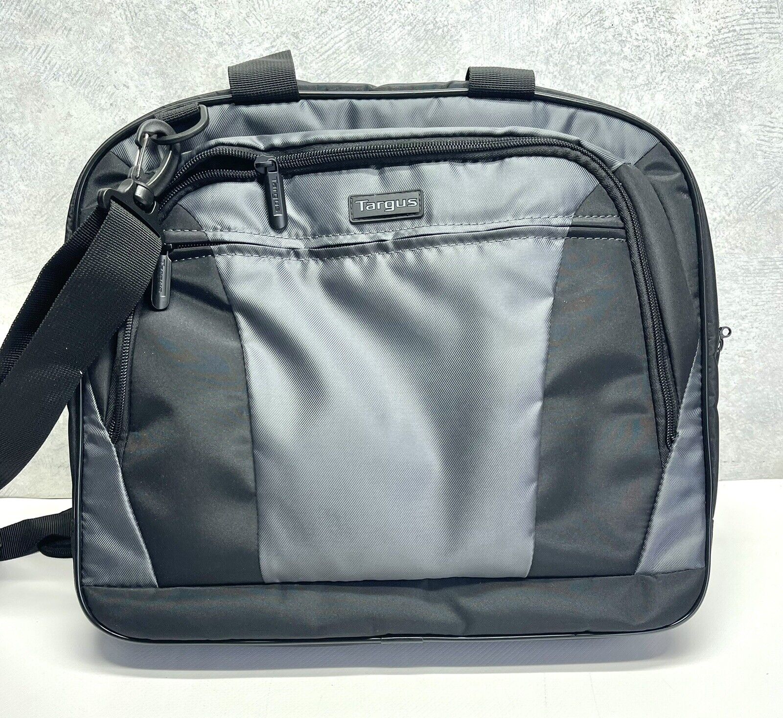 Targus CityLite Nylon Notebook Case for 14-inch Laptops - Black with Grey CVR400