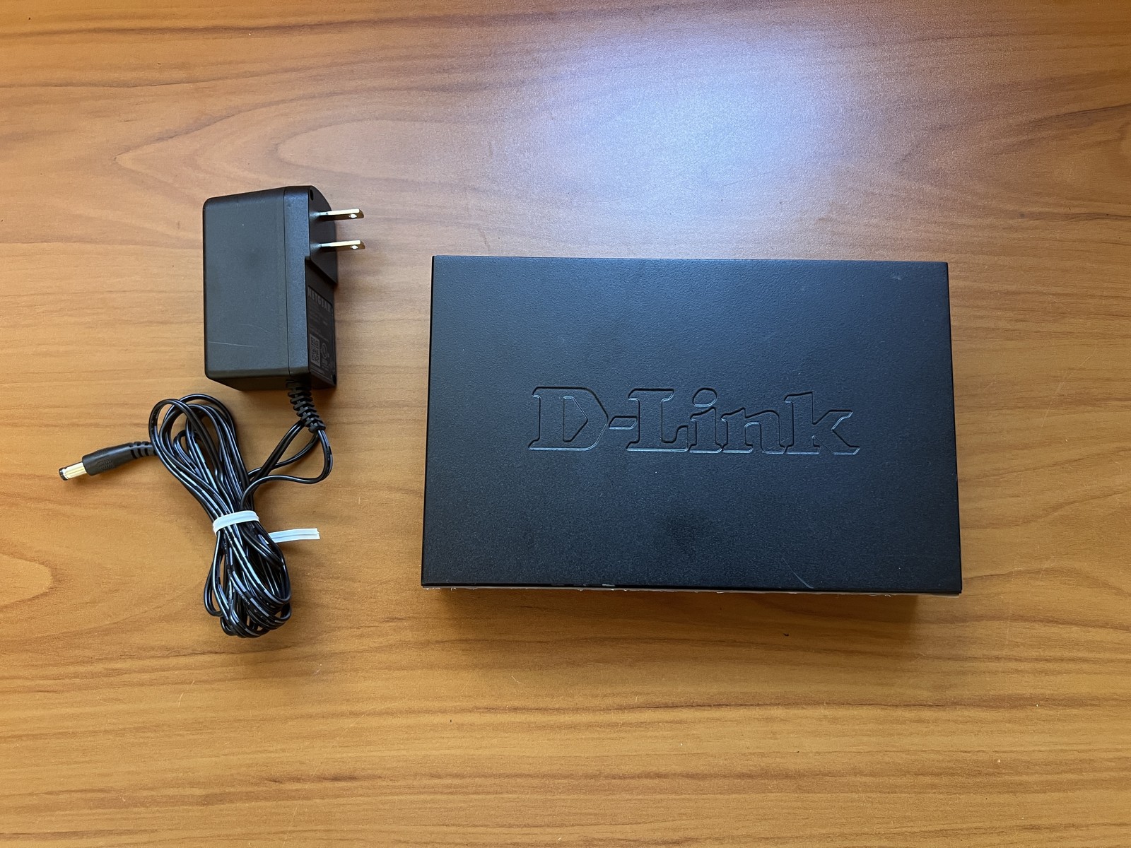D-Link DSR-250 VPN Router 8-Port Gigabit Ethernet USB Black for Home Networking