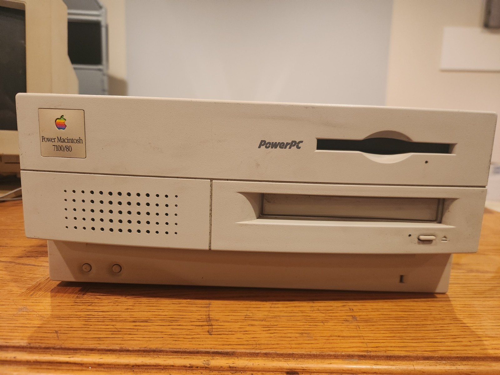 Vintage Apple Power Macintosh 7100/80 Desktop Computer w/ Hard Drive - Working