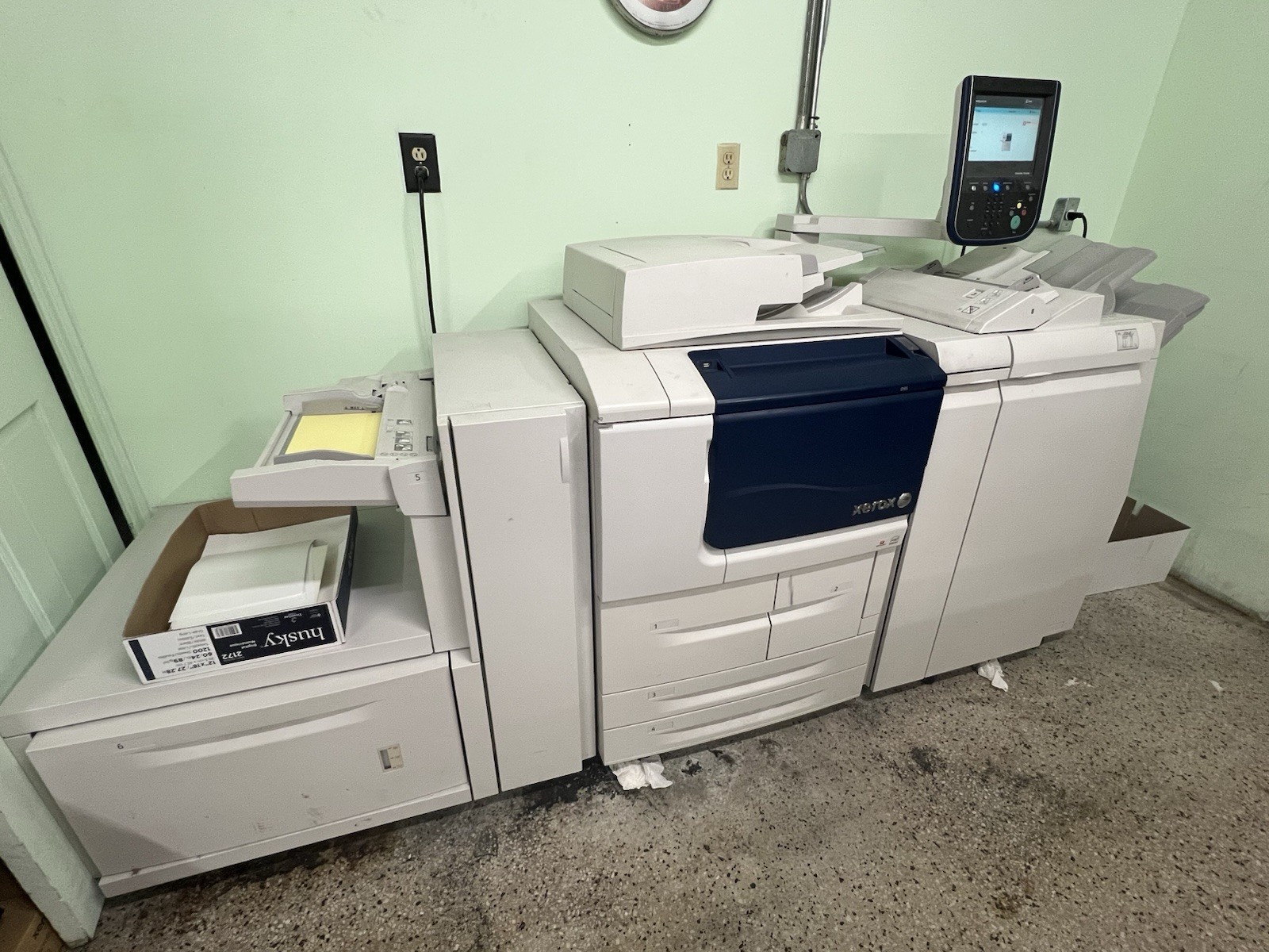 Xerox D95 B/W Copier Printer Scanner Booklet Finisher 95 PPM D110 D125 D136