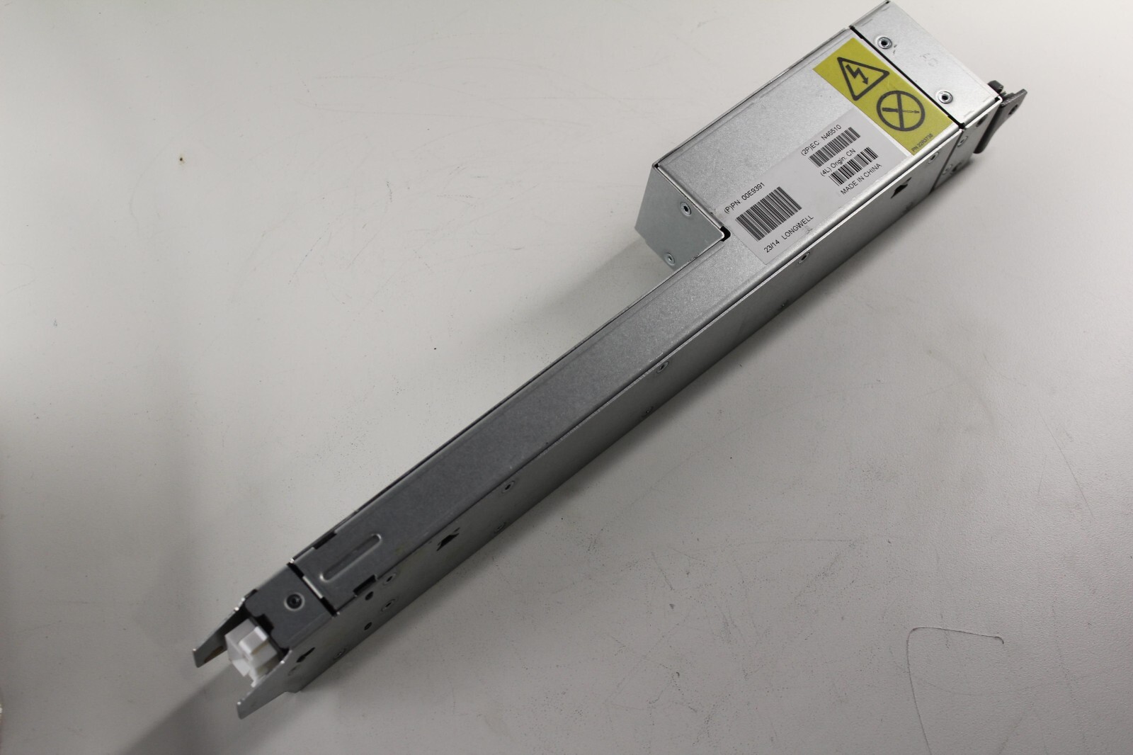 IBM AC Rear Line Cord Conduit Right for E880 E870 Pseries Power8 P/N: 00FV915