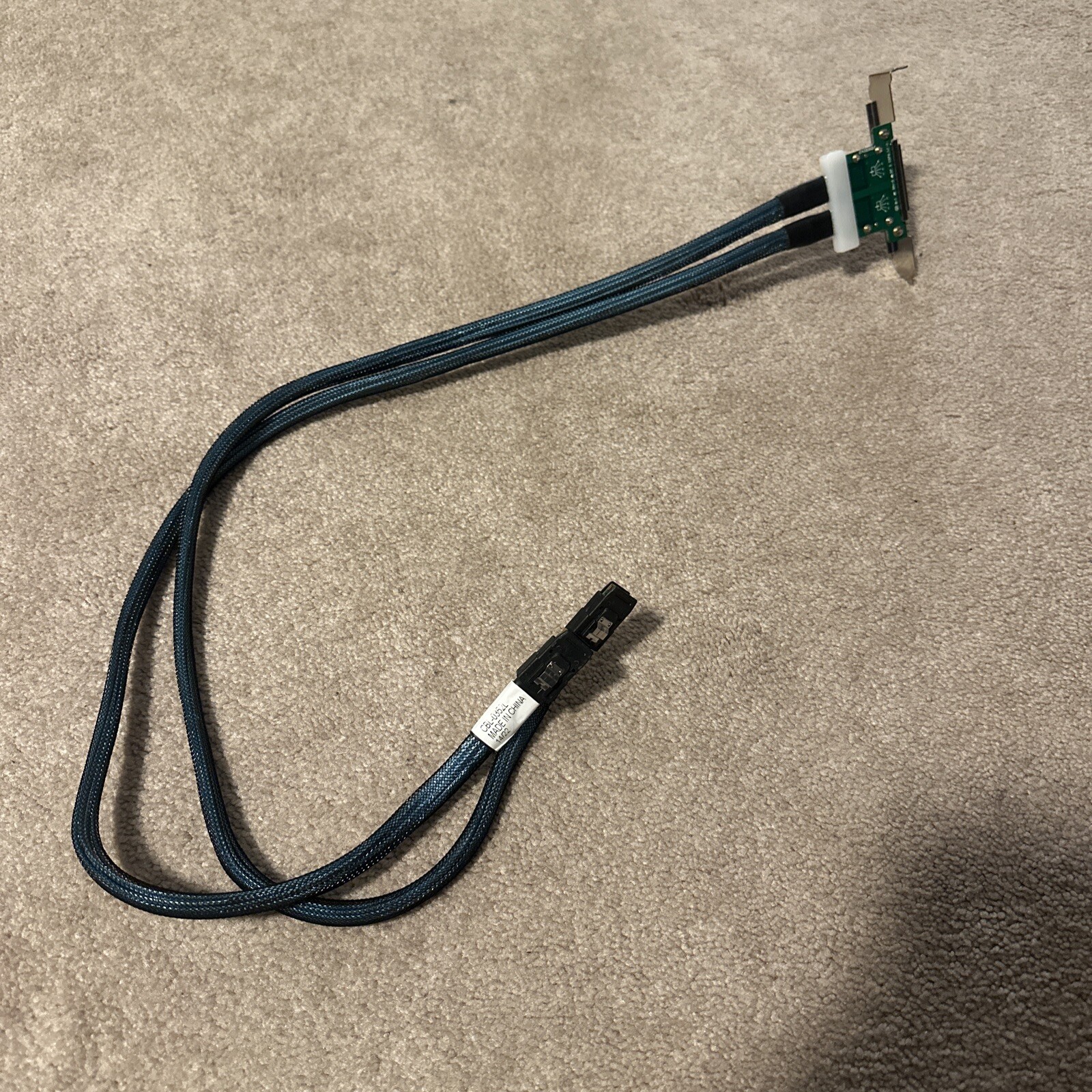 Supermicro CBL-0352L-LP Internal to External MiniSAS 2-Port Cascading 85cm Cable