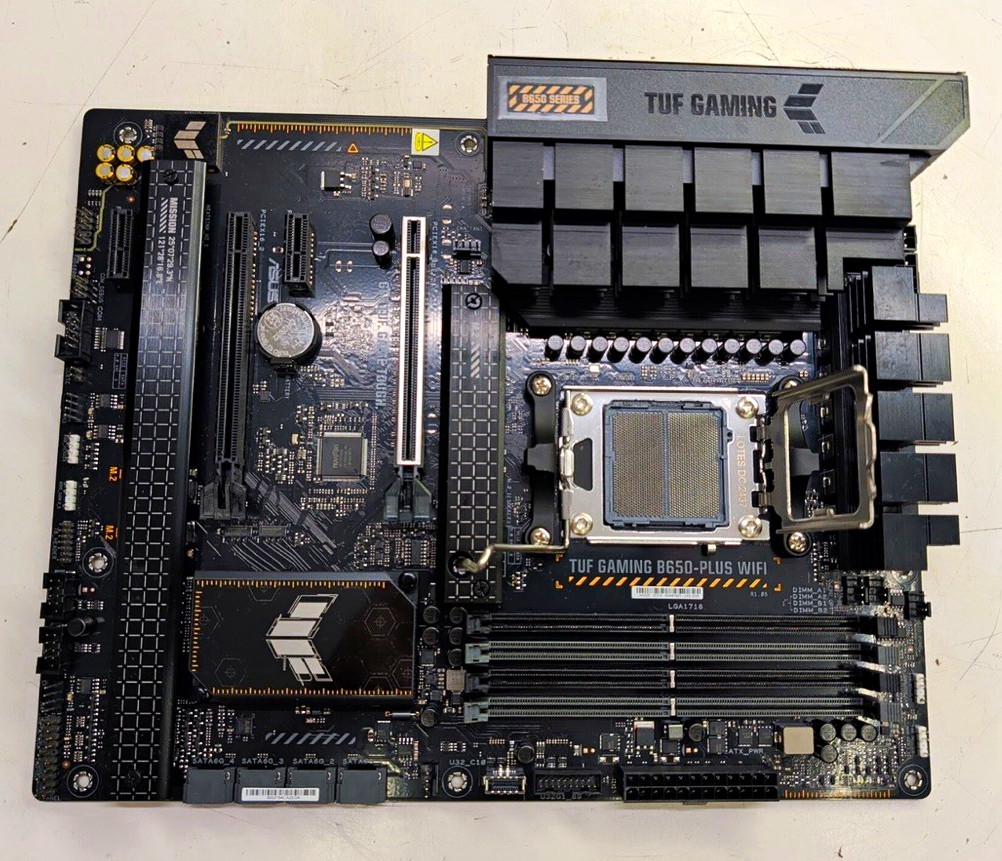 ASUS TUF GAMING B650-PLUS WIFI ATX AMD Socket AM5 DDR5 4-DIMM HDMI M.2 PCIe