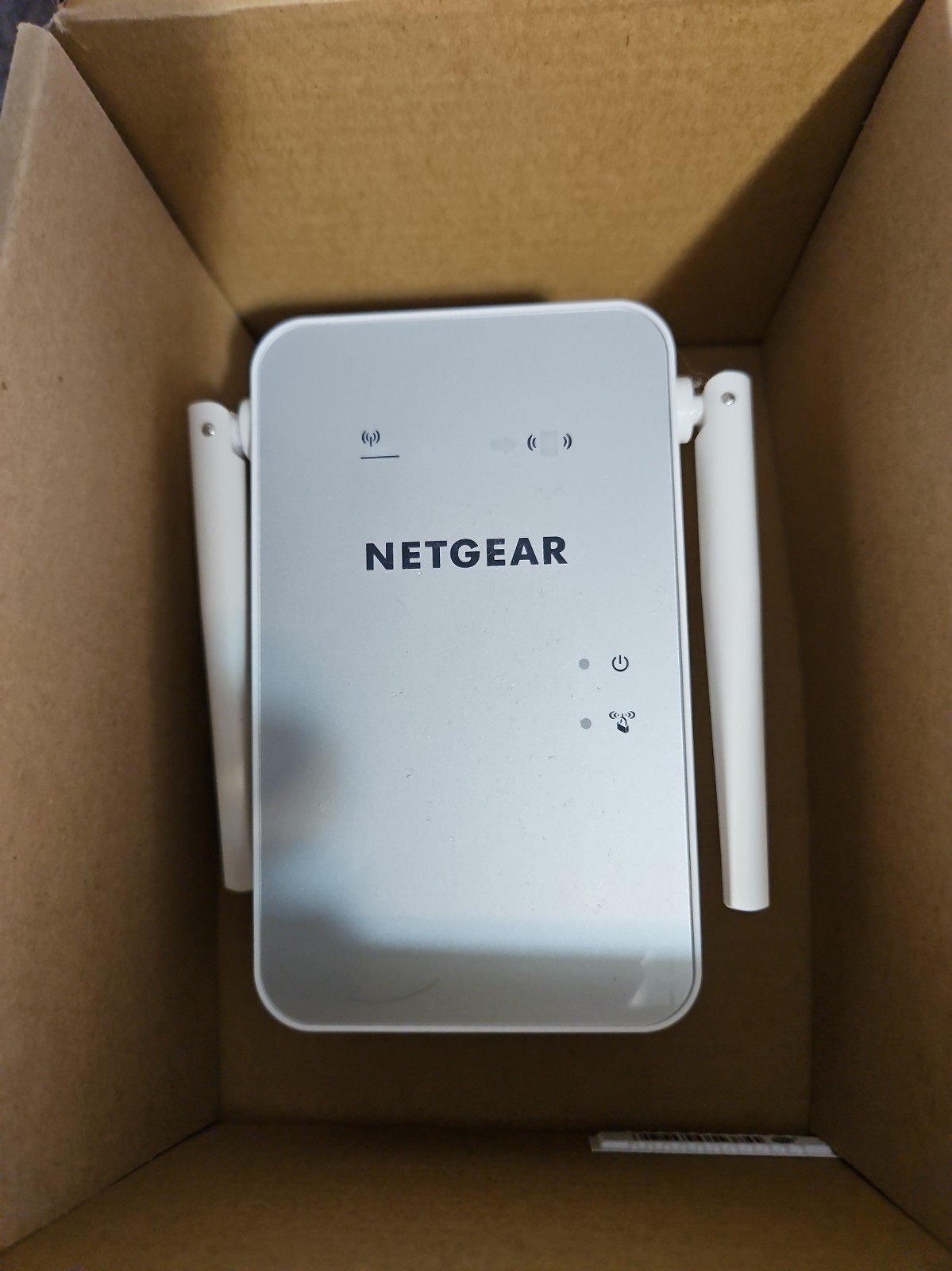 Netgear EX7300-100NAS Nighthawk X4 AC2200 WiFi Range Extender New Open Box