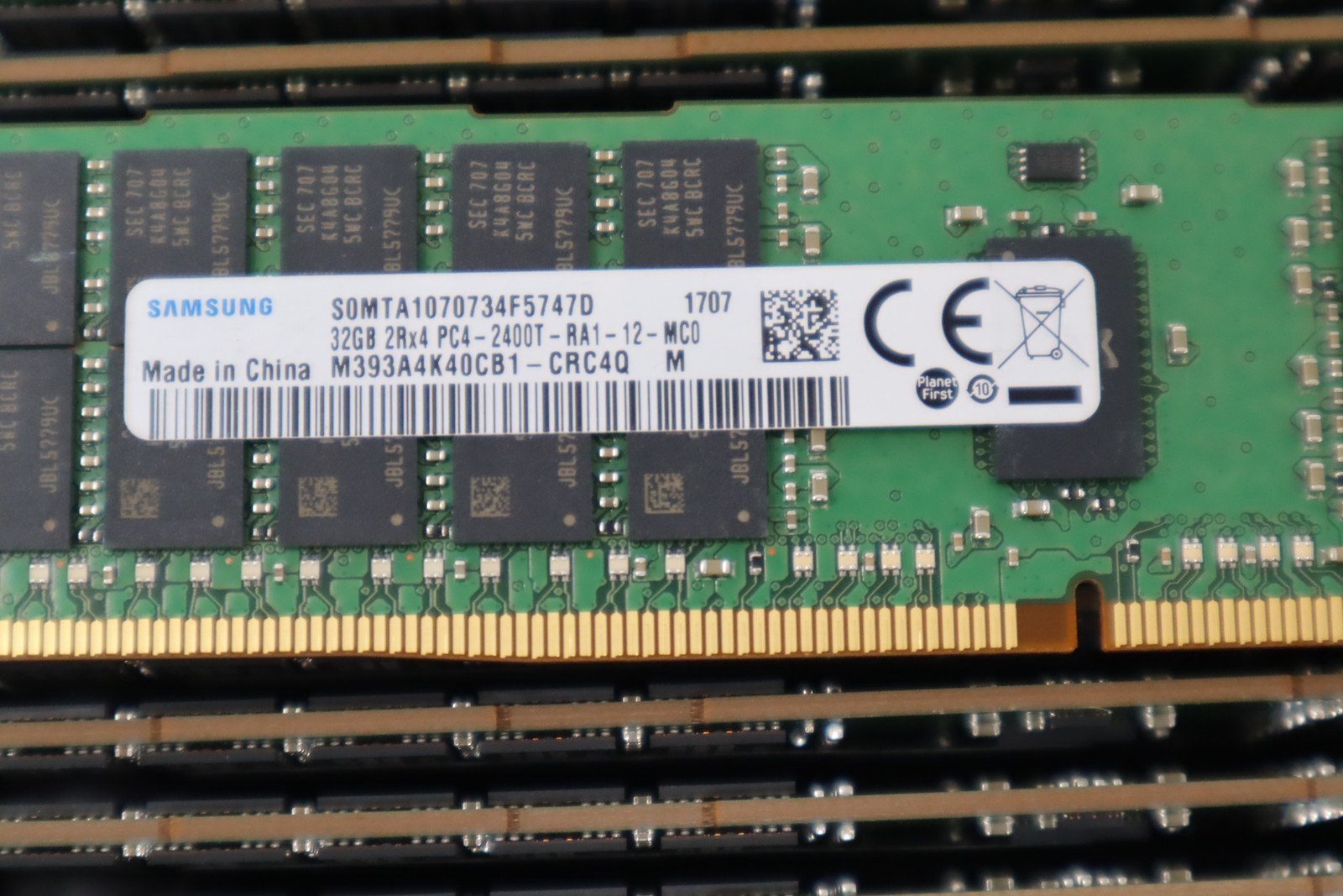 Lot of 50 Mixed Brands PC4 32GB 2400T-R Server RAM