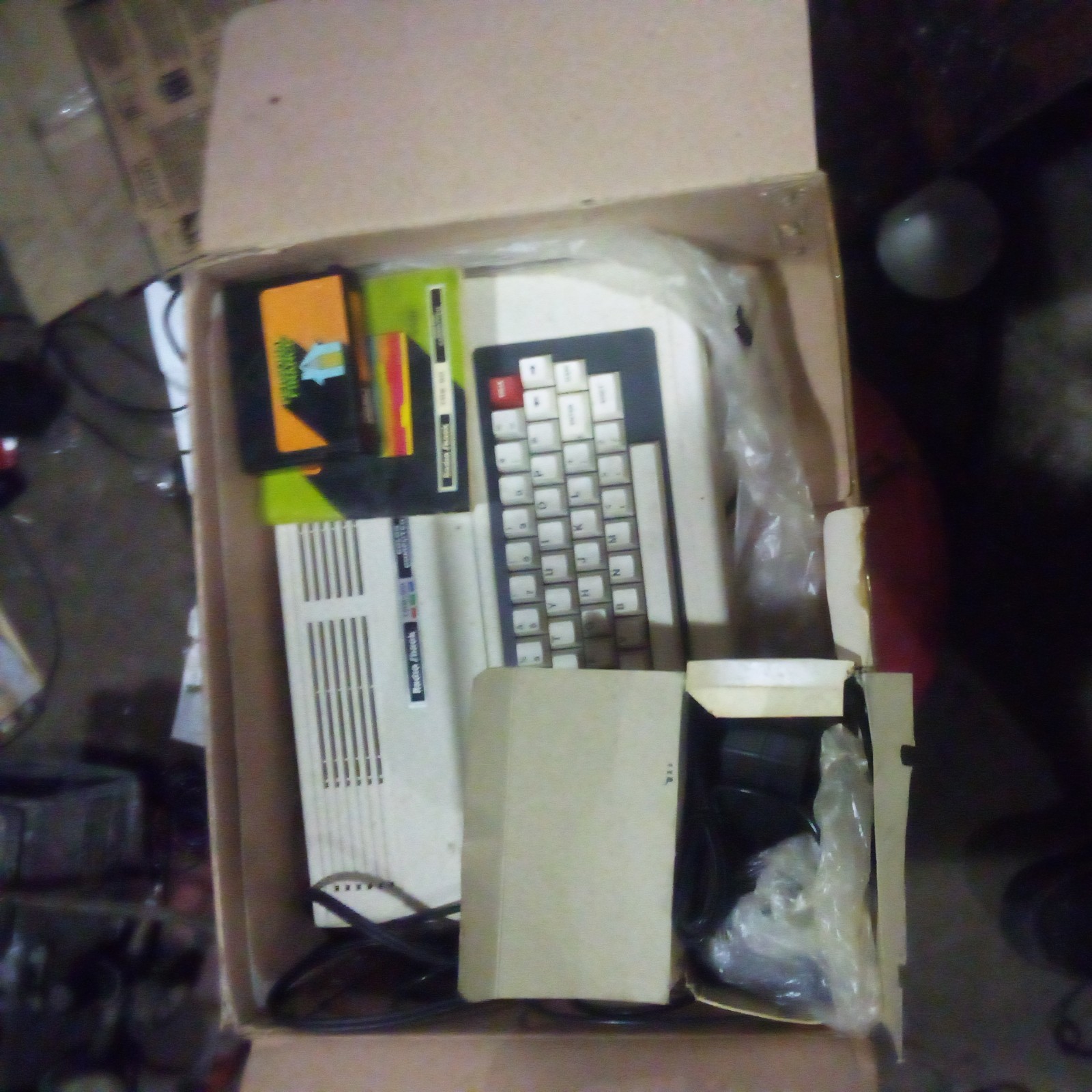 VINTAGE RADIO SHACK TRS-80 MODEL COMPUTER