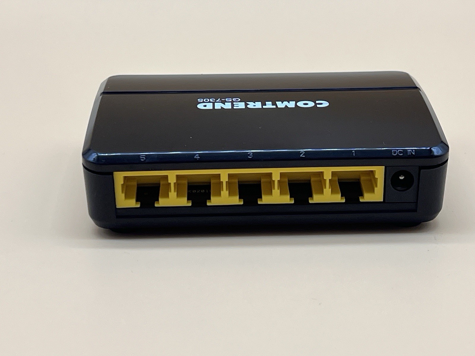 COMTREND 5-Port Gigabit Ethernet Switch Model: GS-7305 no power. 