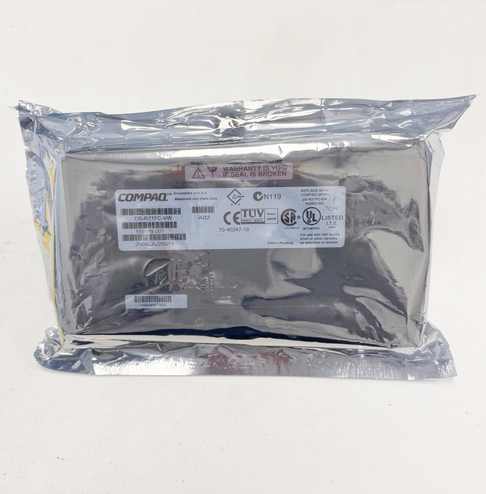 NEW Compaq DS-RZ1FC-VW 36.4GB 10K RPM SCSI Hard Drive Module
