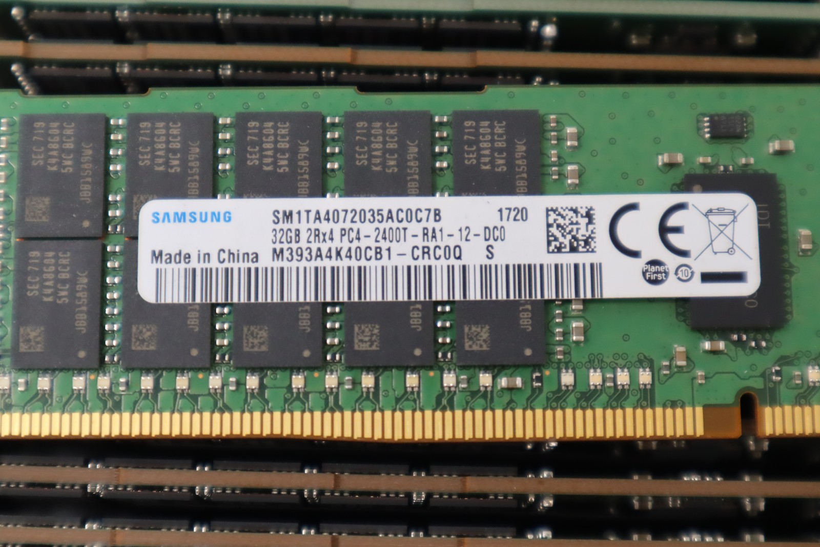 Lot of 50 Samsung PC4 32GB 2400T-R Server RAM Modules