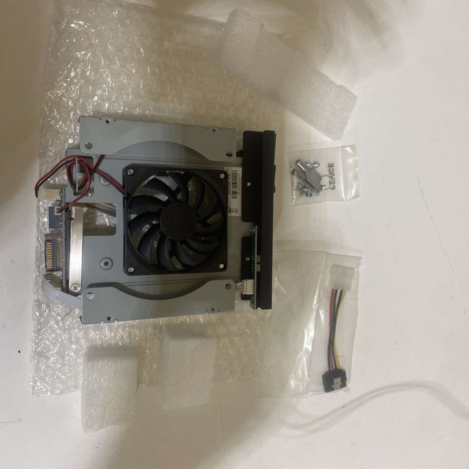 Icy Dock TurboSwap MB171SP-1B Drive Bay Adapter for 5.25" SATA??? Read Desc