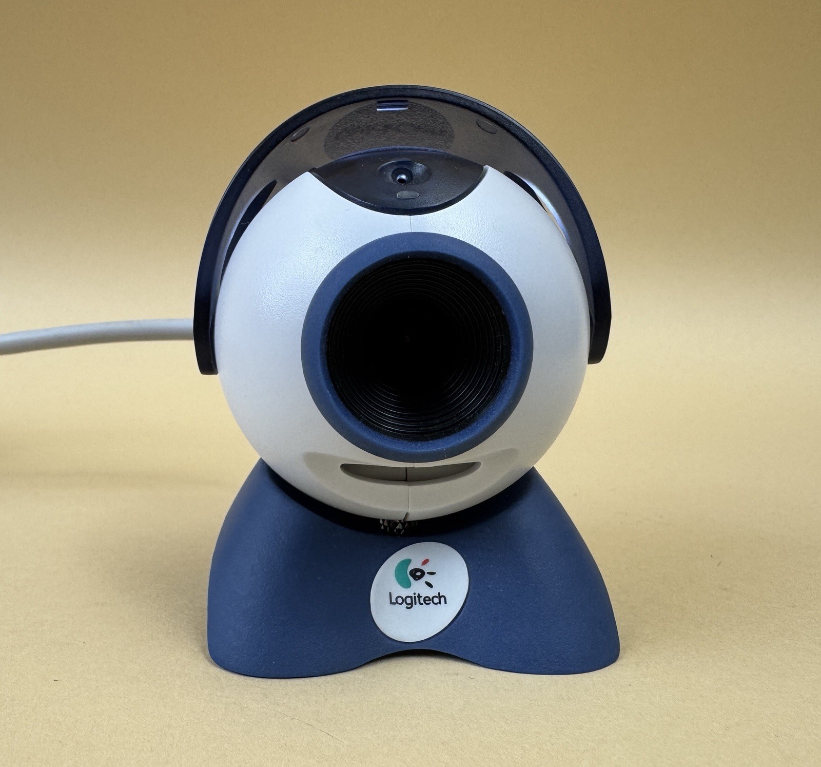 Vintage Logitech QuickCam Express 2001 Webcam MINT with Desktop Stand and Monito