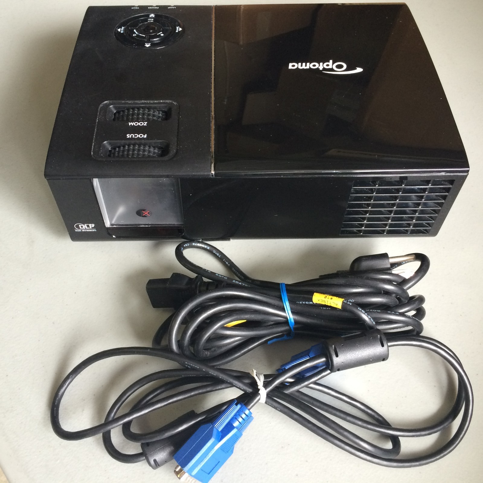 OPTOMA TX761 DLP PORTABLE HD PROJECTOR 3200 LUMENS, 1455 HRS ON FACTORY LAMP