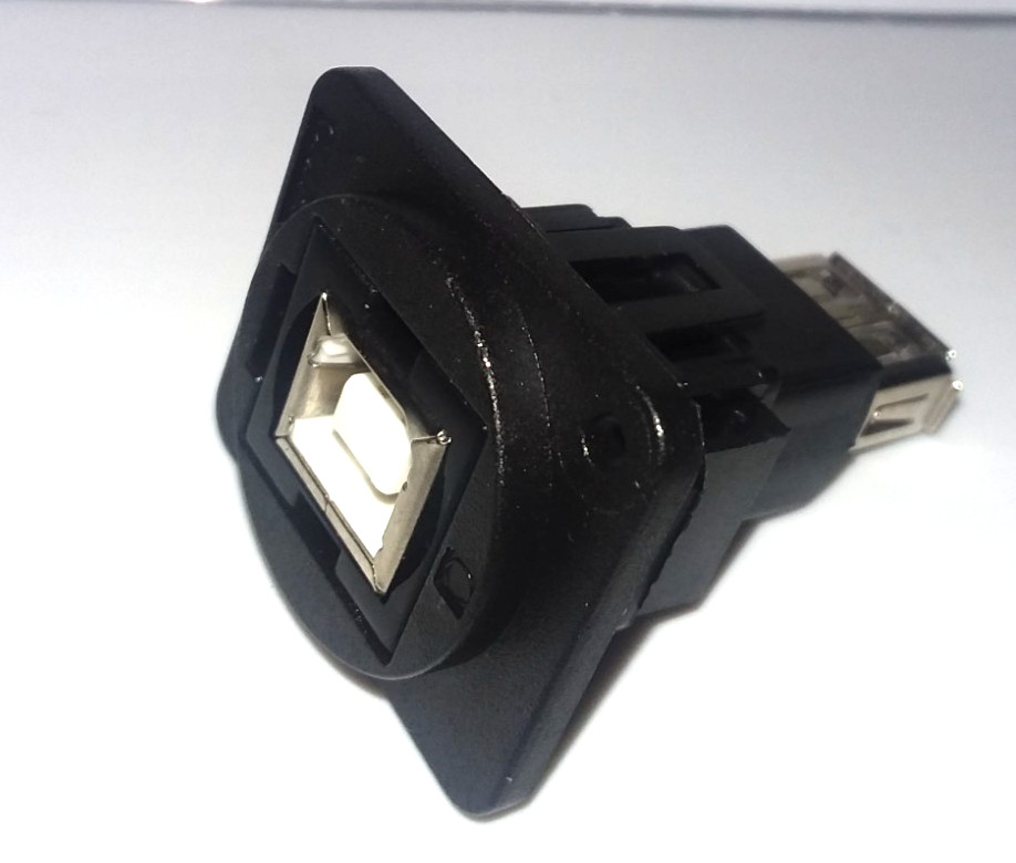 Adapter Connector USB-B, Receptacle To USB-A Plug Panel Mount, Flange