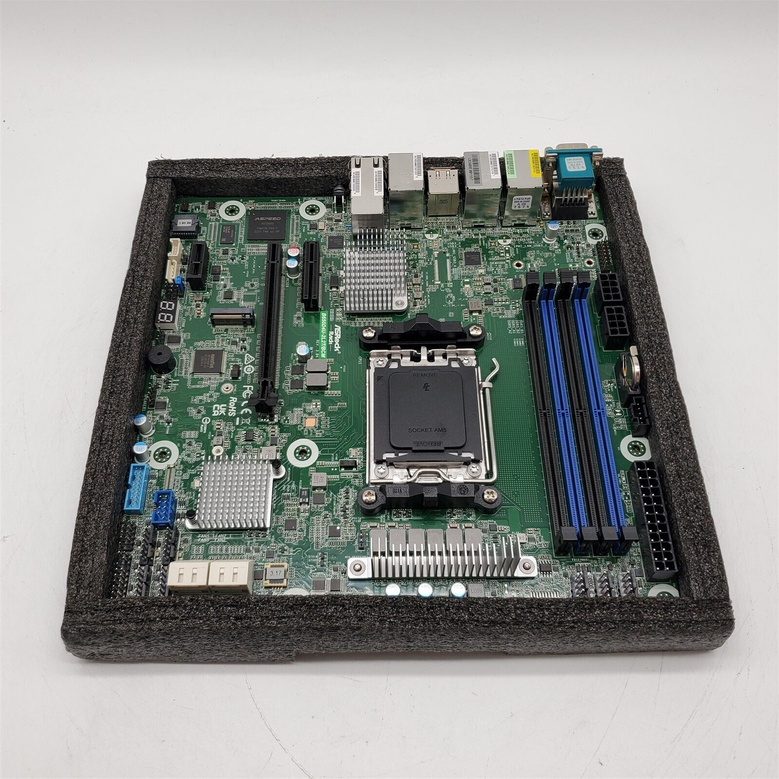 AsRock Rack Micro-ATX Server Motherboard Single Socket AMD Ryzen 7000 Series CPU