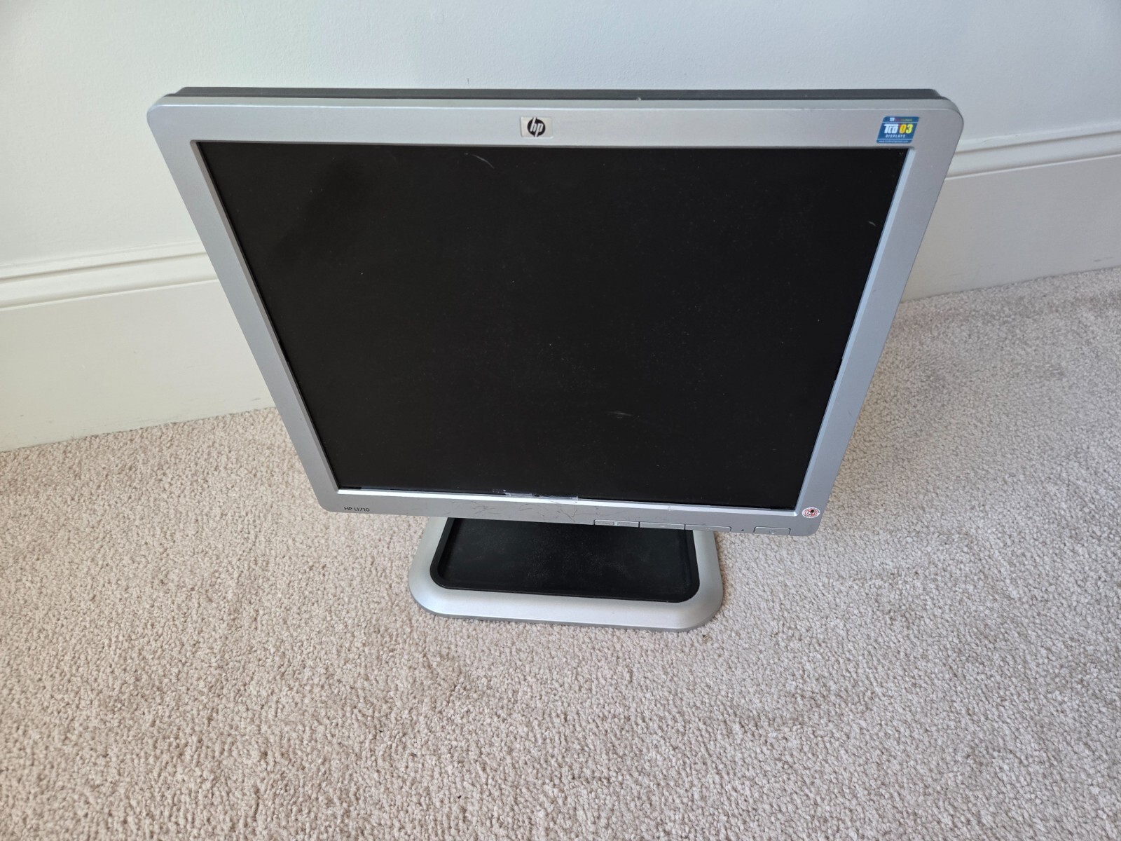 HP L1710 17"  LCD Flat Panel Computer VGA Monitor Display W/ Stand Grade A