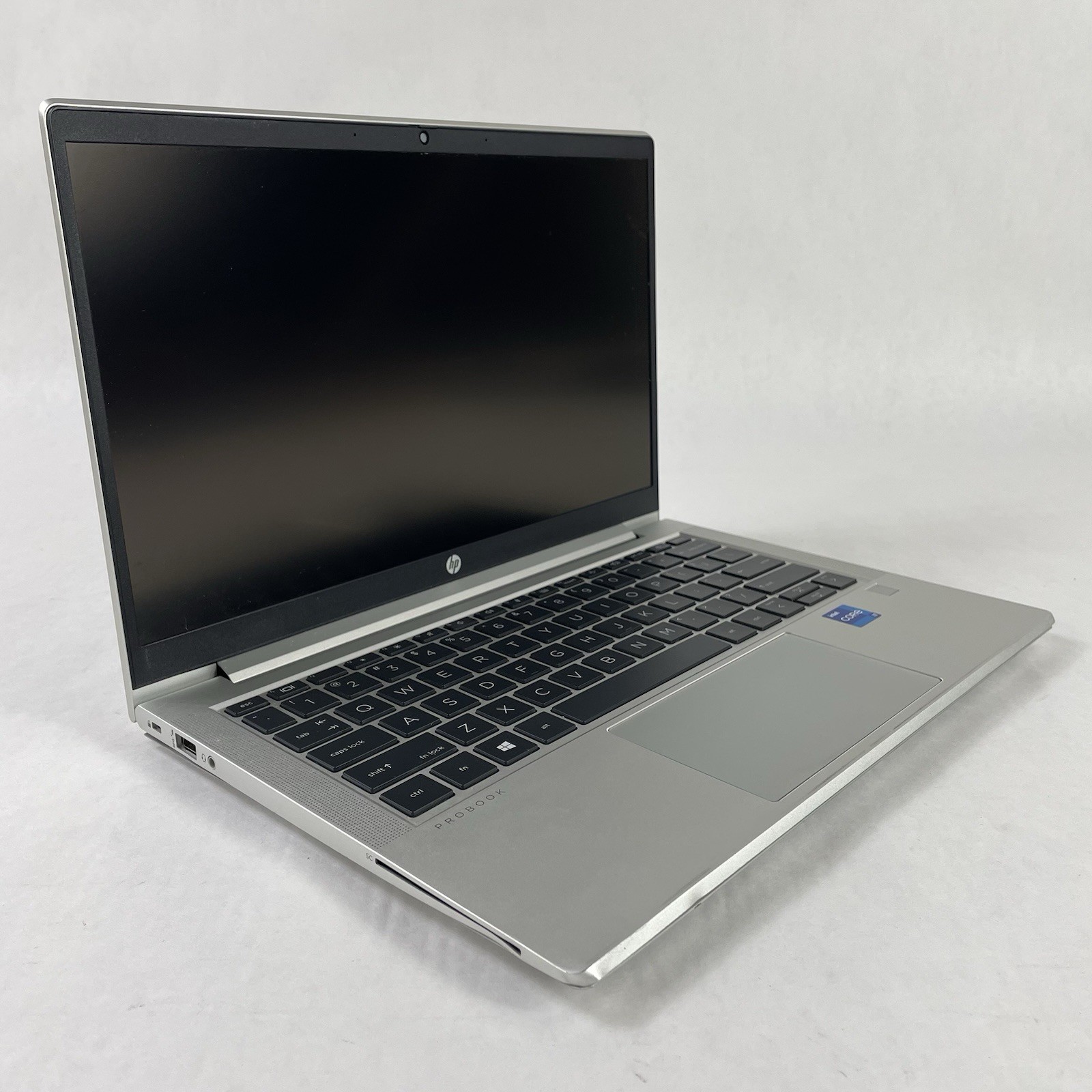 HP ProBook 630 G8 13.3" i7-1165G7 2.80 GHz 8 GB RAM No SSD No OS - Dinged Corner