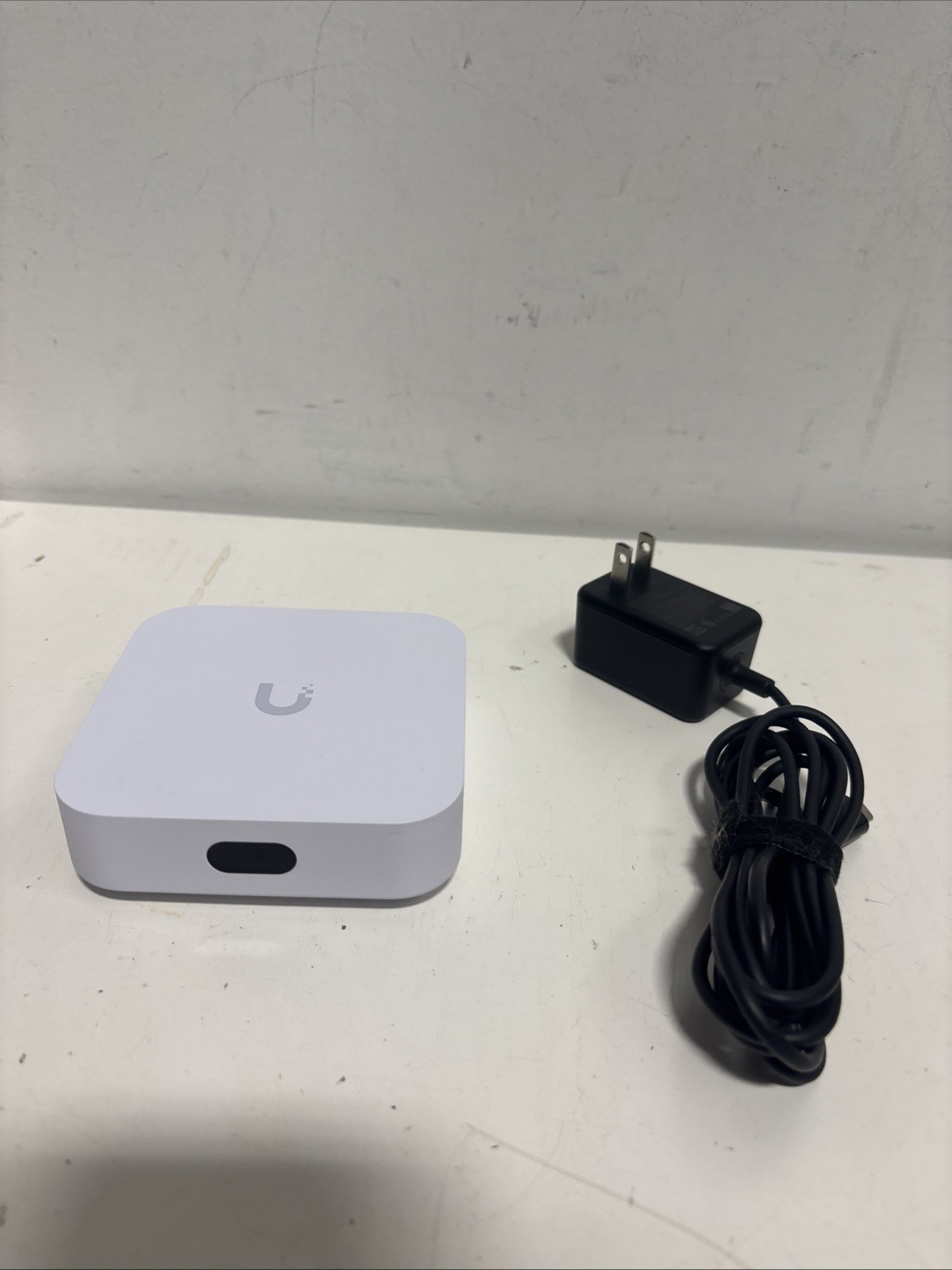 Ubiquiti UniFi Express UX Cloud Gateway & Wi-Fi 6 Access Point (UX-US)