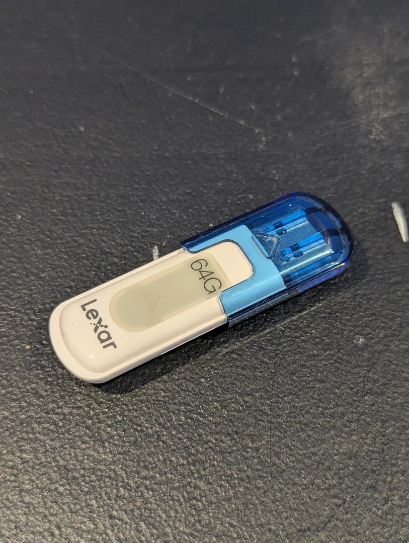 Lexar JumpDrive V100 64GB USB Flash Drive Wiped