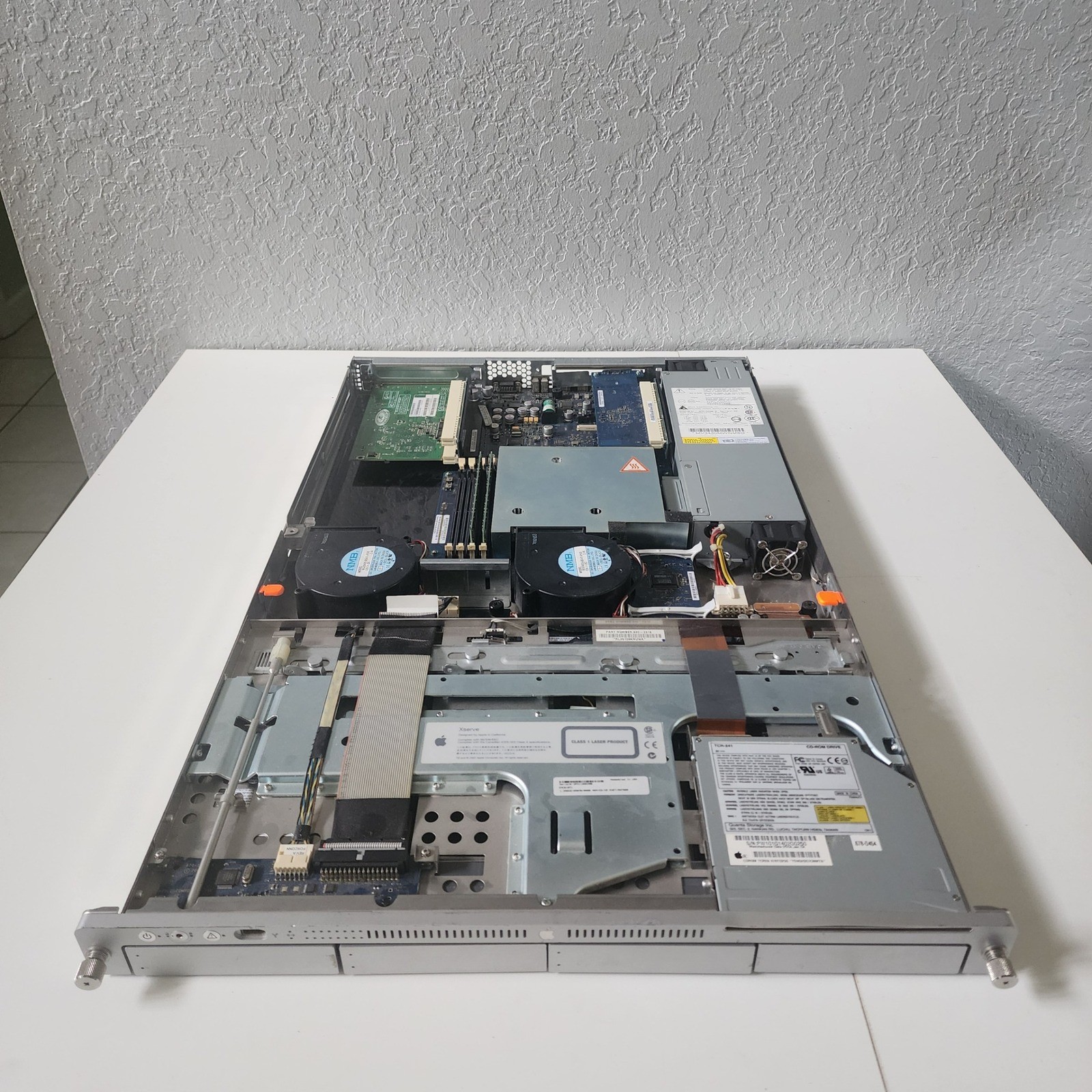 Apple Xserve G4 Server 1.33GHz 256MB 60GB ATI Radeon Vintage Rackmount