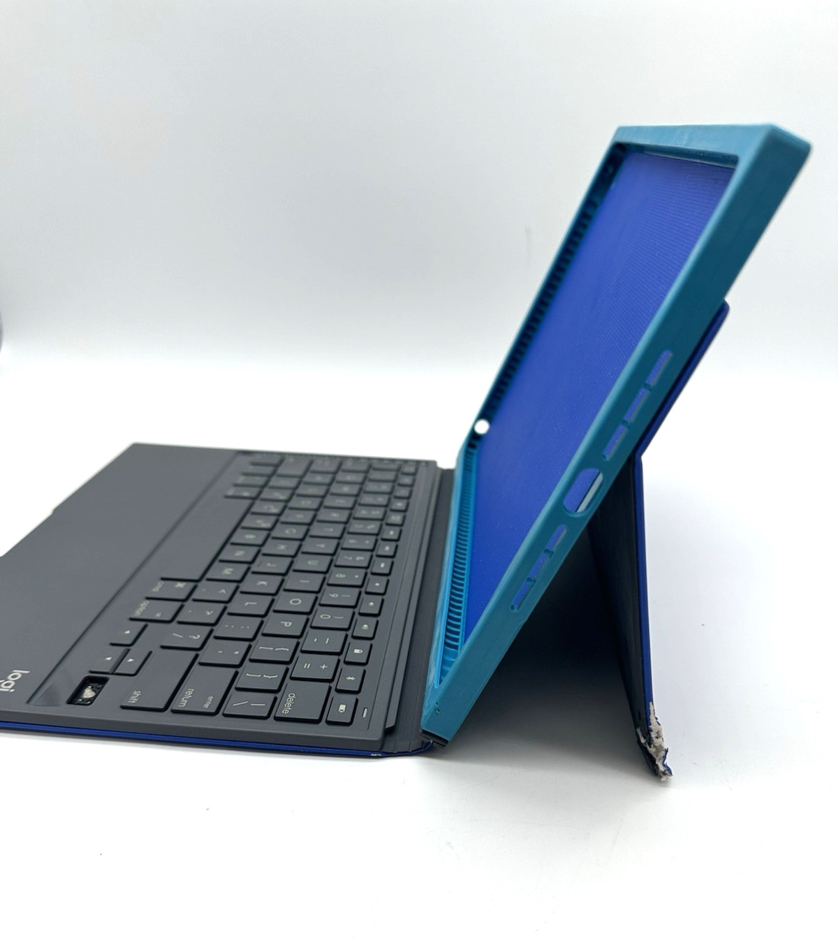 Logitech Logi Slim Blue Folio Case For iPad W/ Bluetooth Keyboard 820-007475