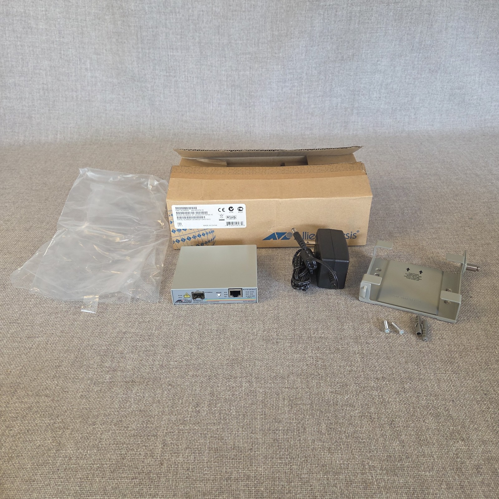 Allied Telesis AT-GS2002/SP+ SPSX-10 Fiber Media Converter 990-003370-10 w/Mount